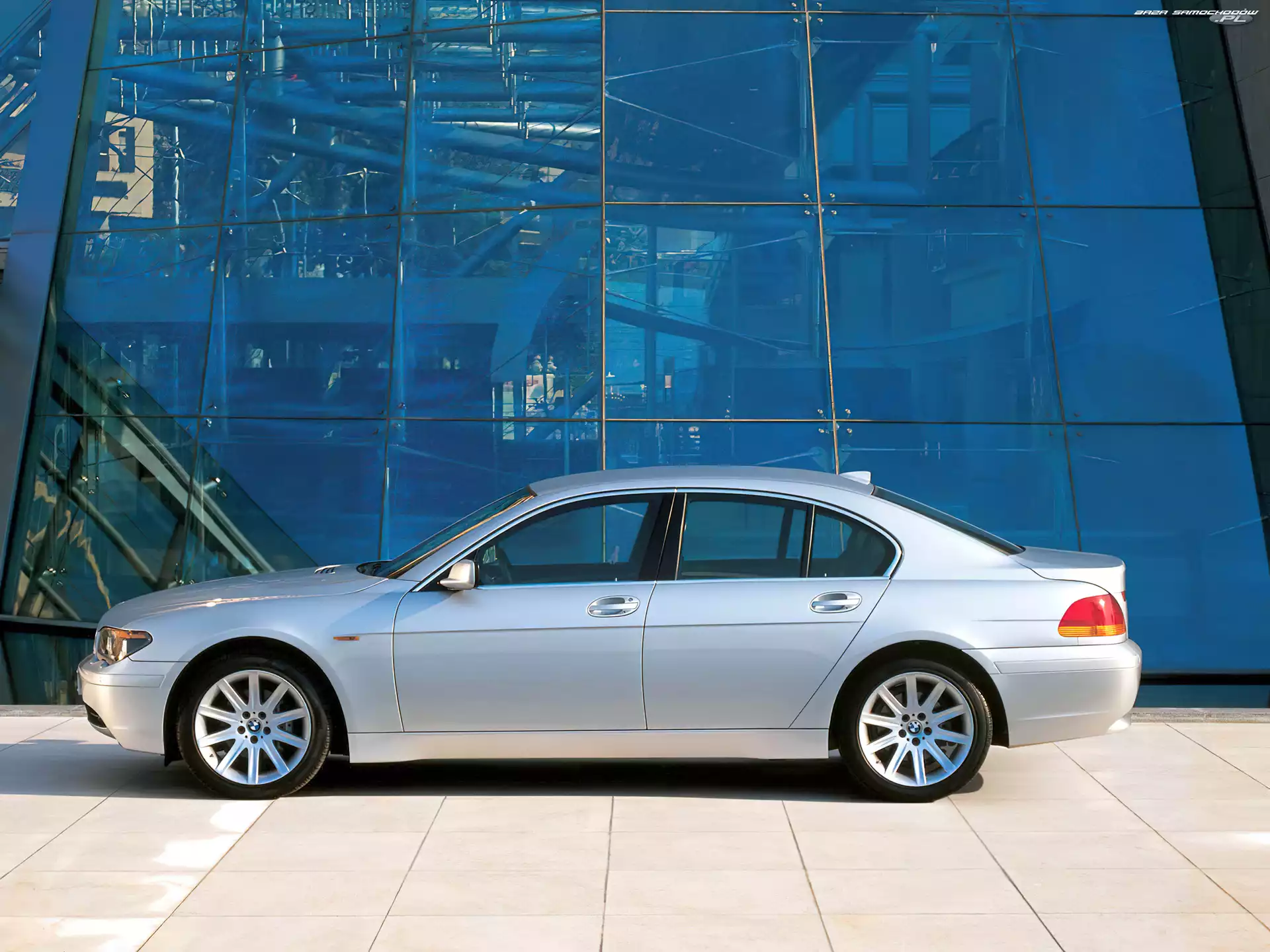 Lewy Profil, BMW 7