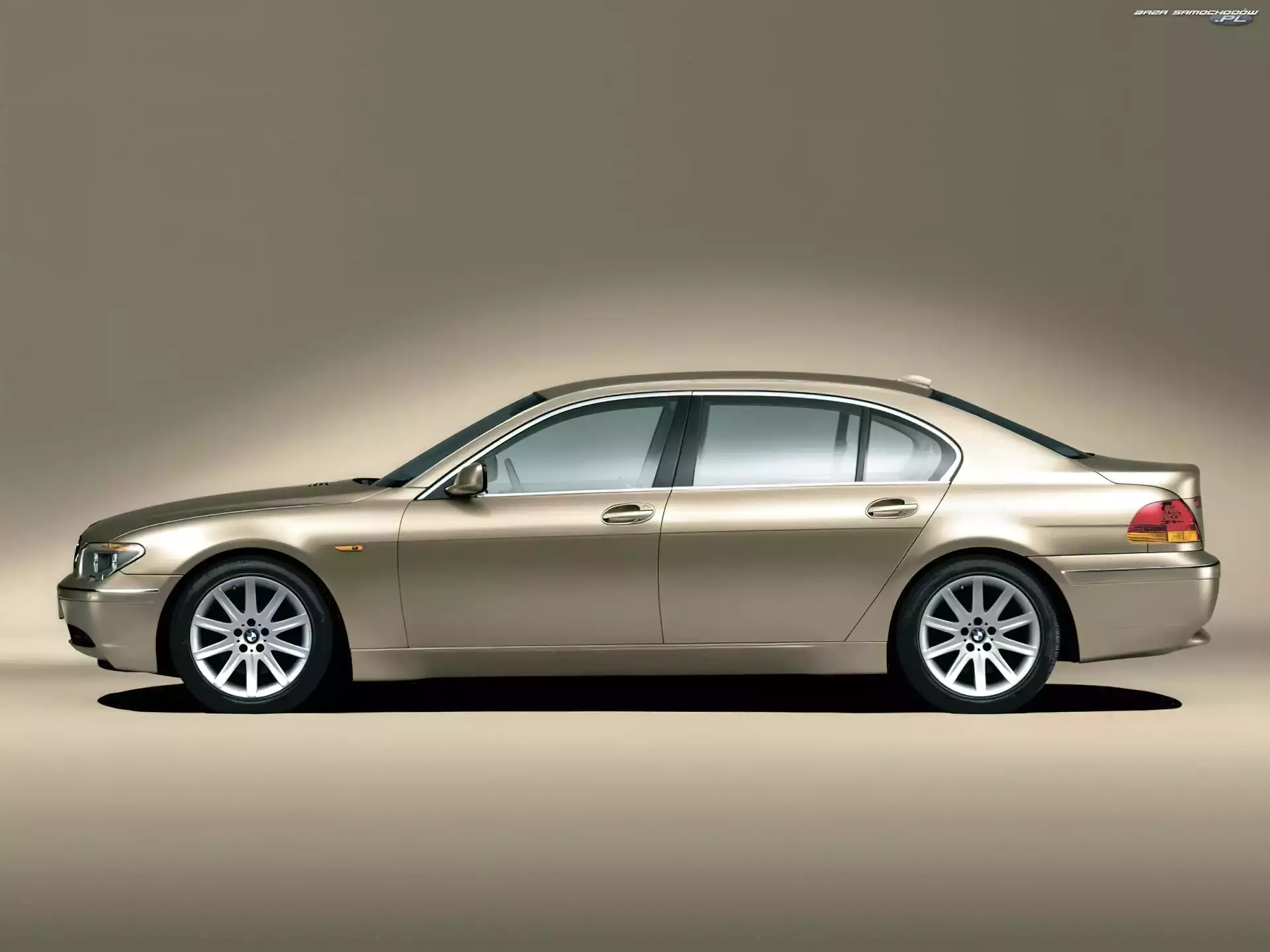 Lewy Profil, BMW 7