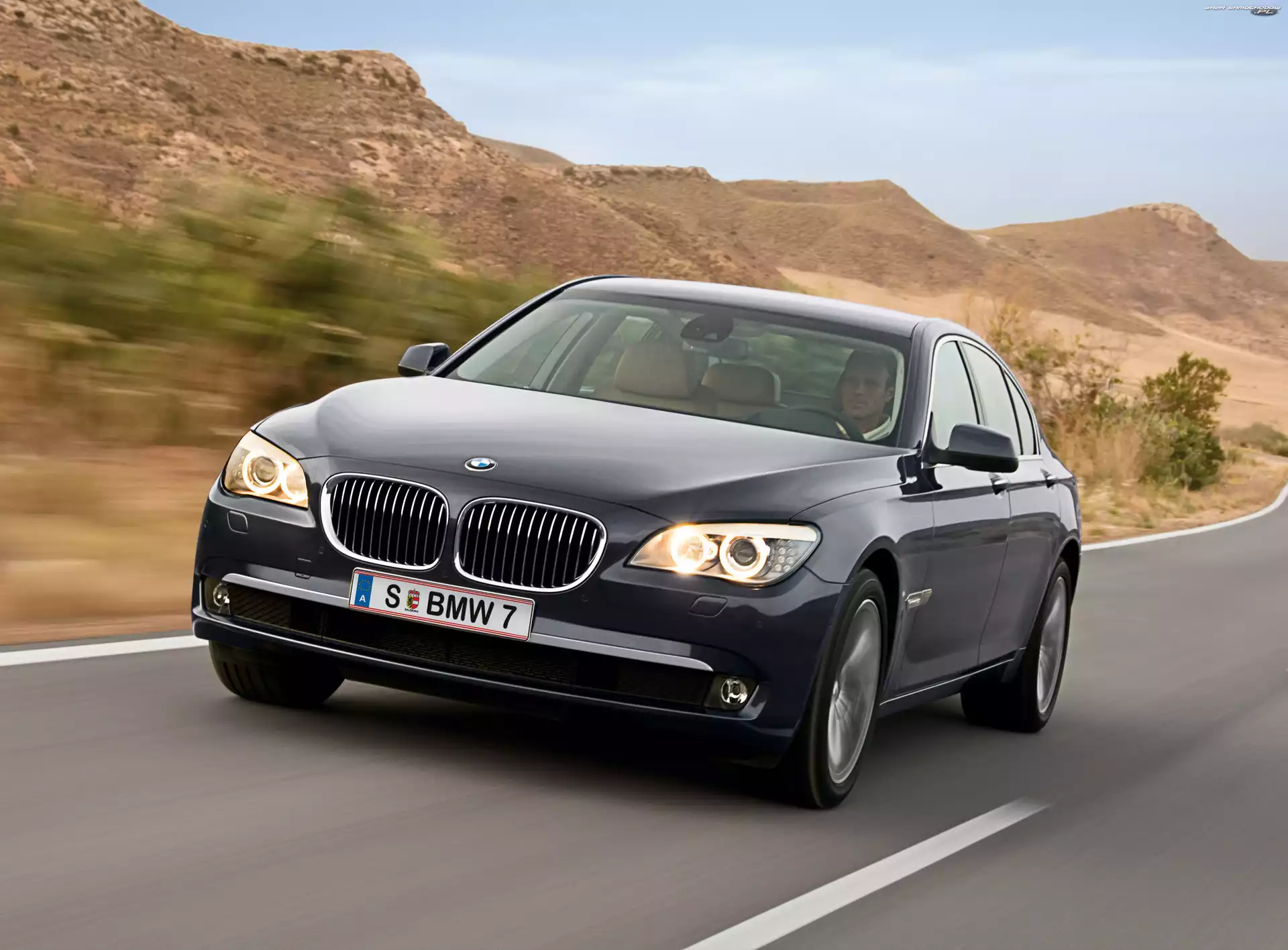 BMW seria 7 F01, Przód, Granatowe