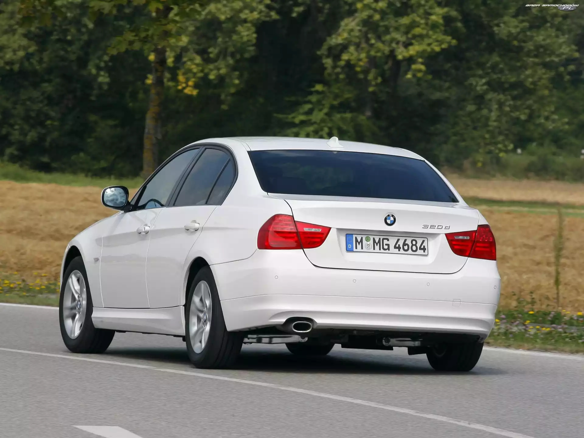 BMW E90, Modelu
, Tył, Oznaczenie
