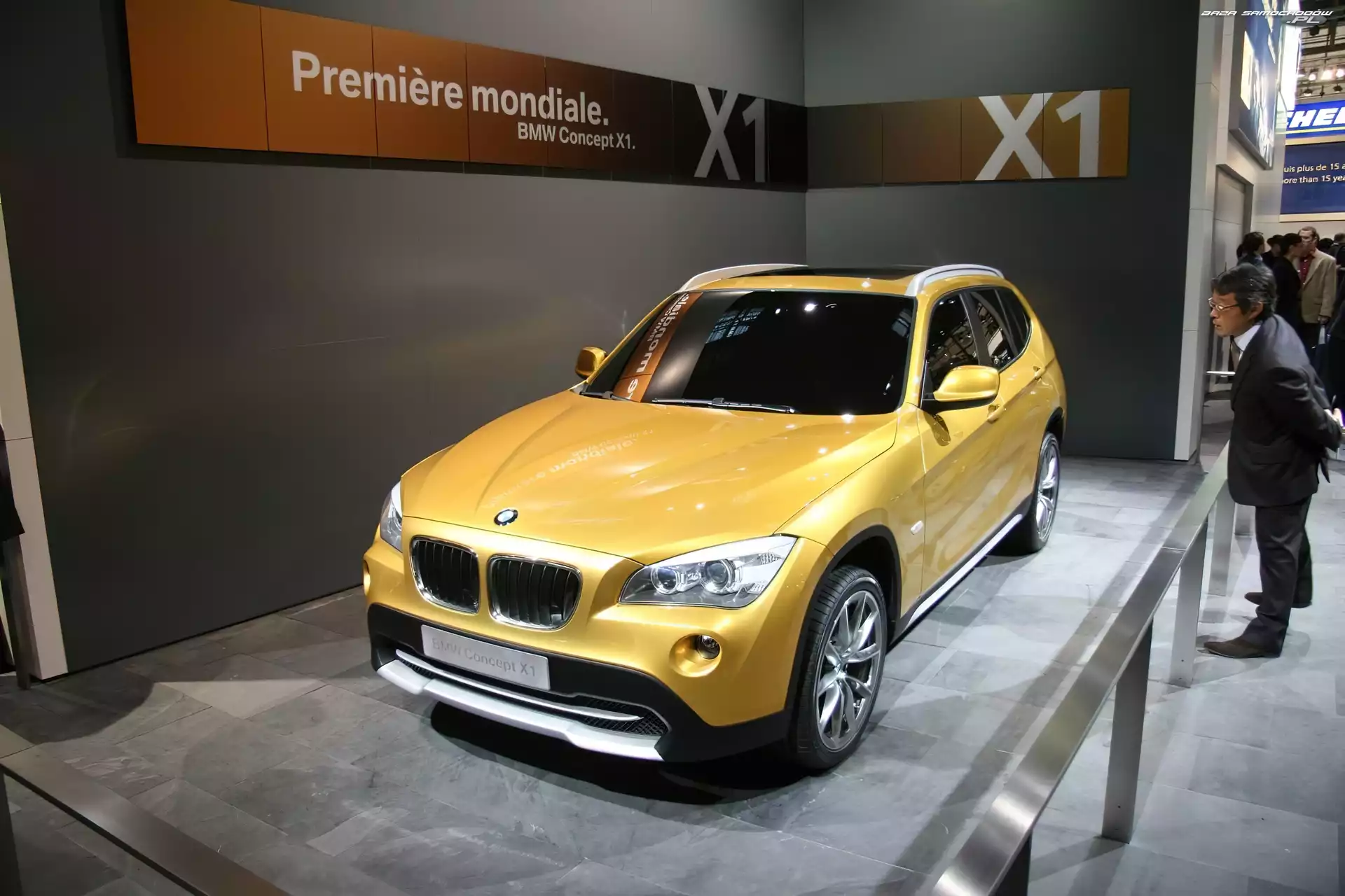 BMW X1, Wystawa