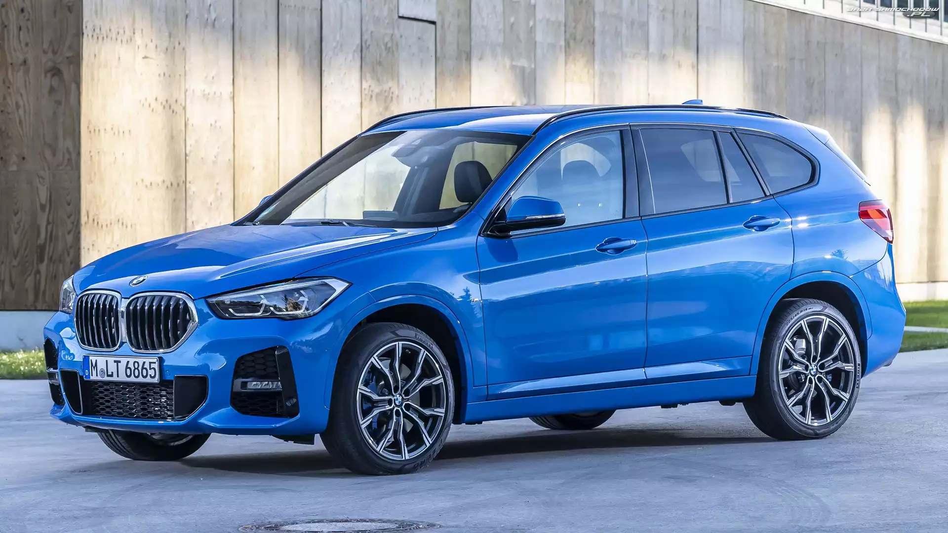Niebieskie, BMW X1 M Sport