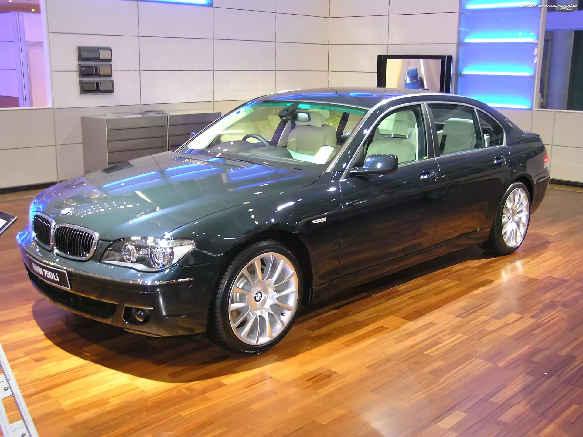 Zielony, BMW 7, Parkiet, E65