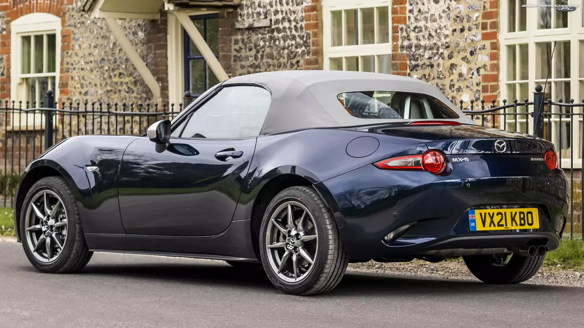 Bok, Mazda MX-5, Tył