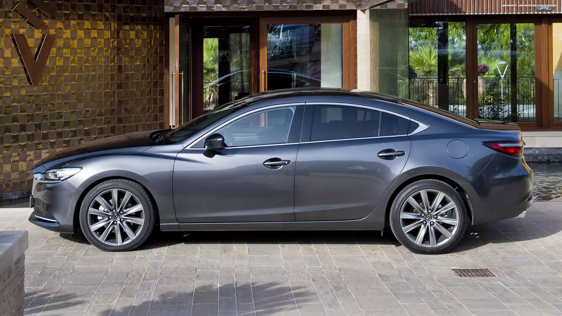 Bok, Mazda 6, Sedan
