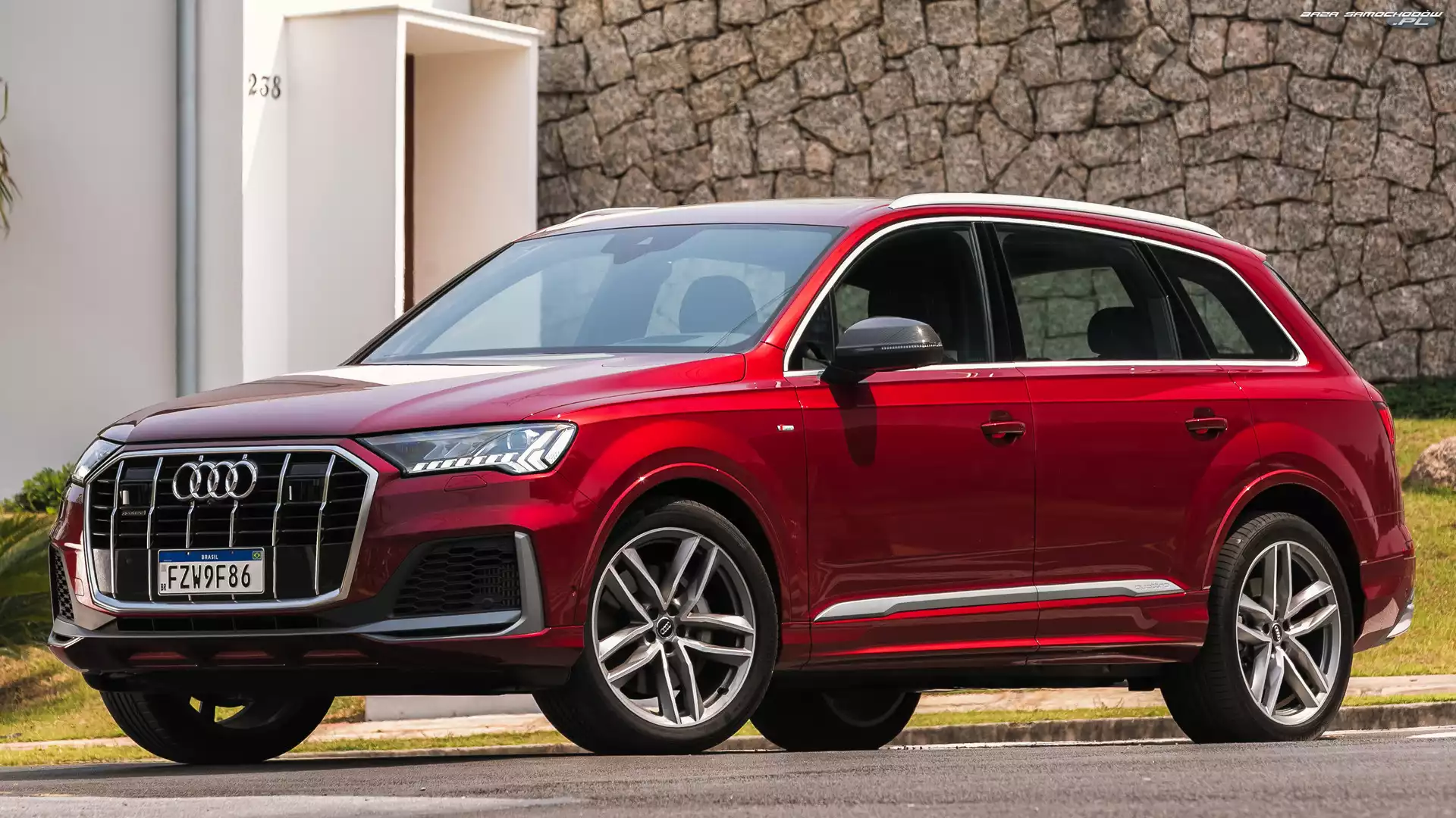 Bok, Czerwone, Audi Q7