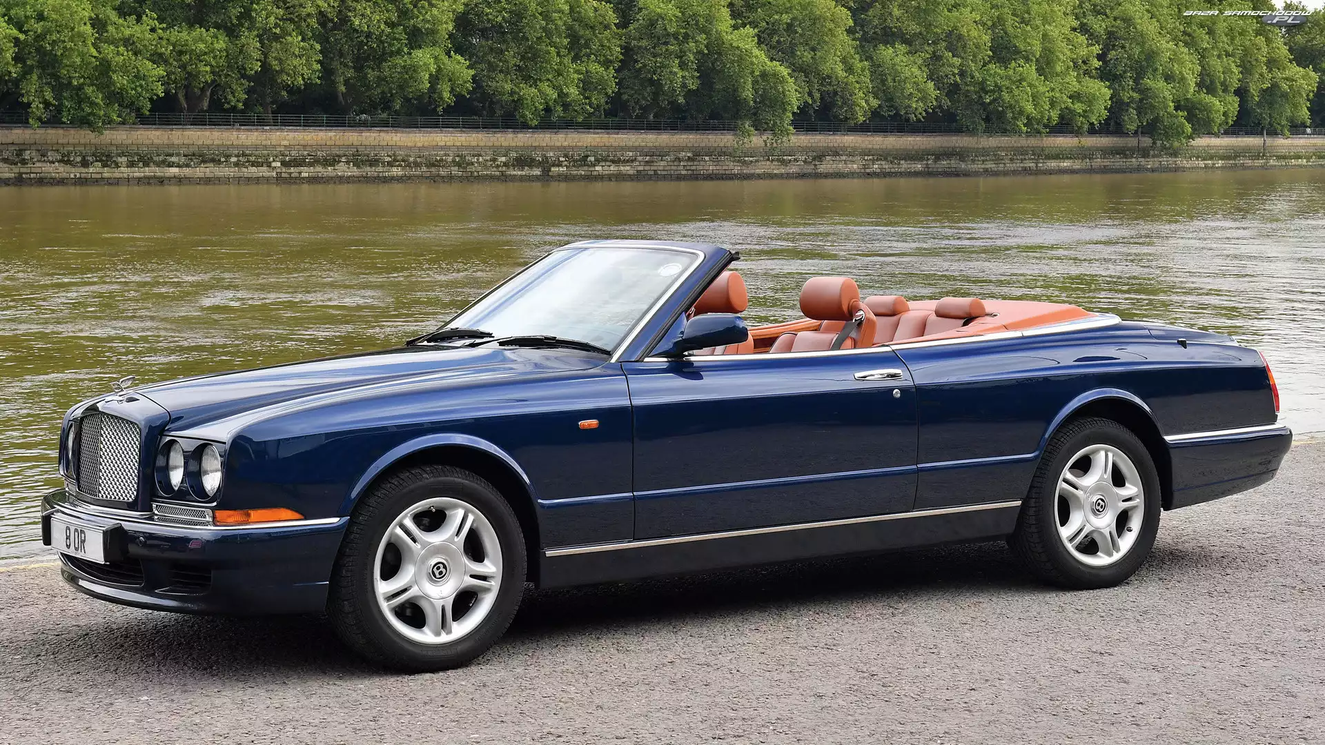 Bok, Bentley Azure, Kabriolet