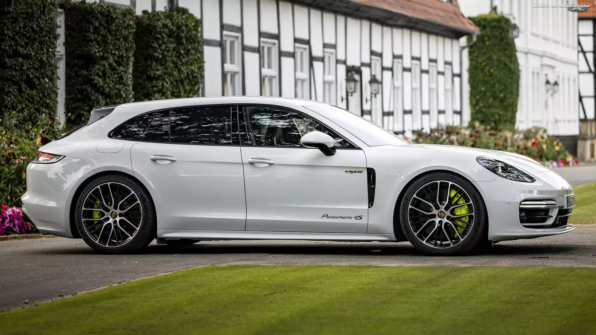 Bok, Białe, Porsche Panamera S