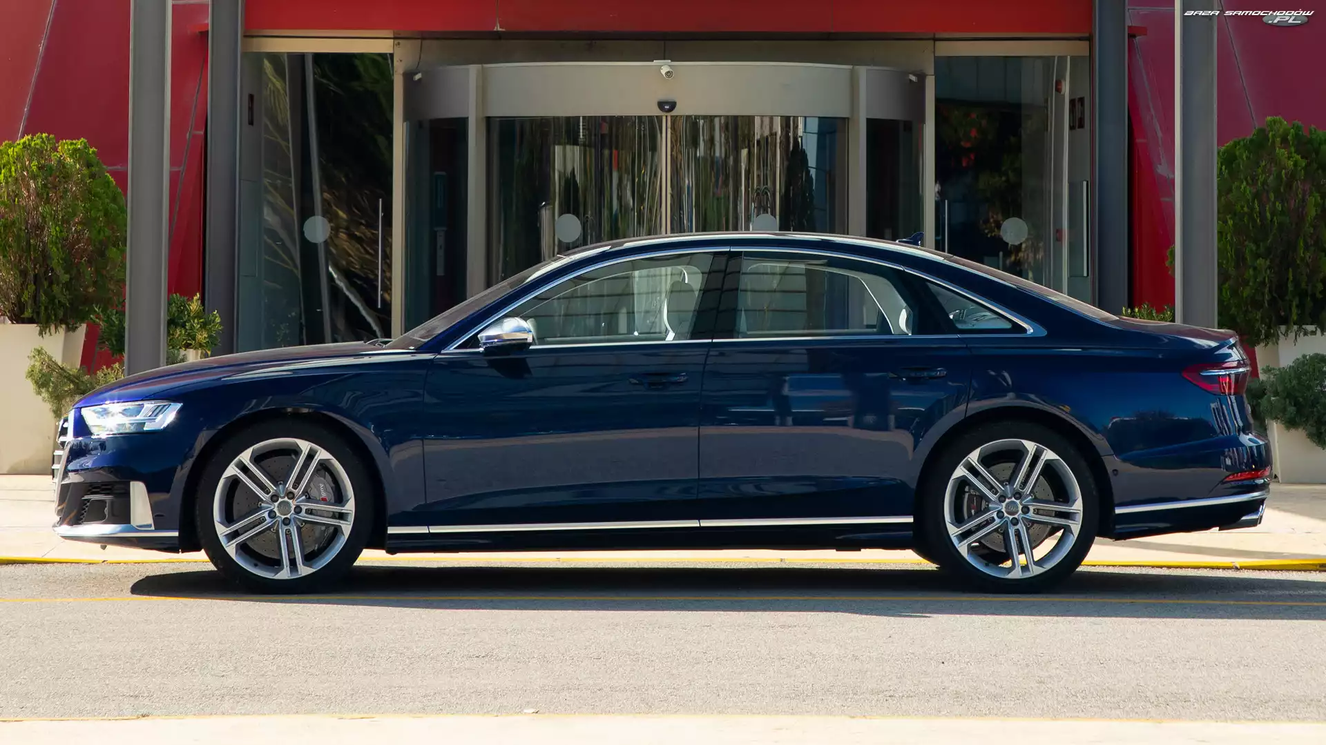 Bok, Audi S8
