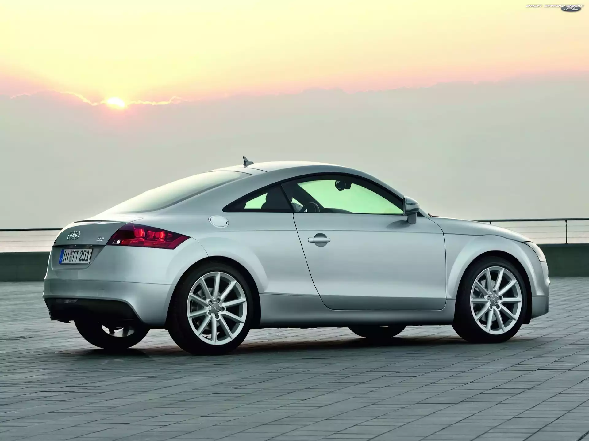 Bok, Audi TT, Drzwi