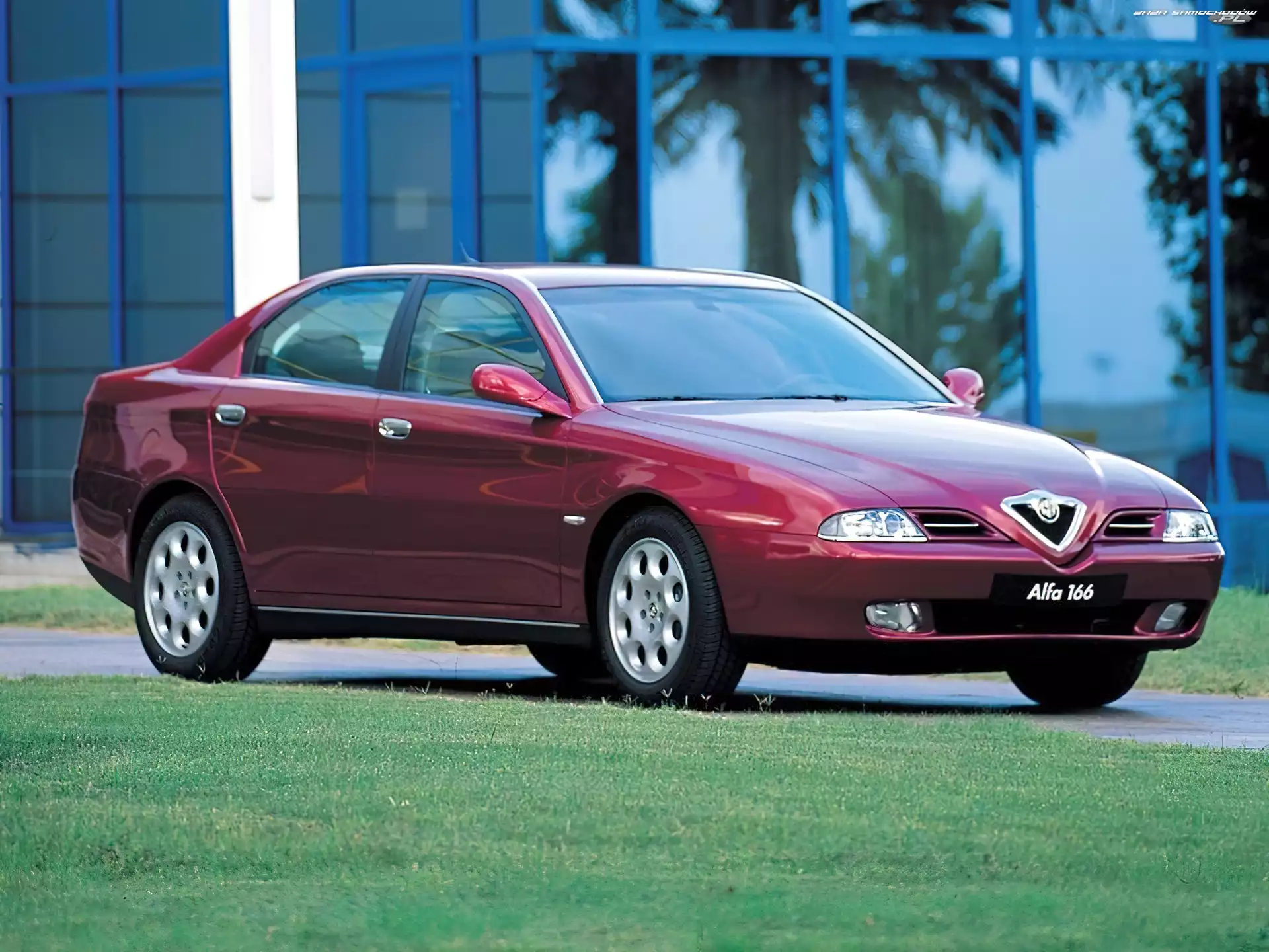 Alfa Romeo 166, Bordowa