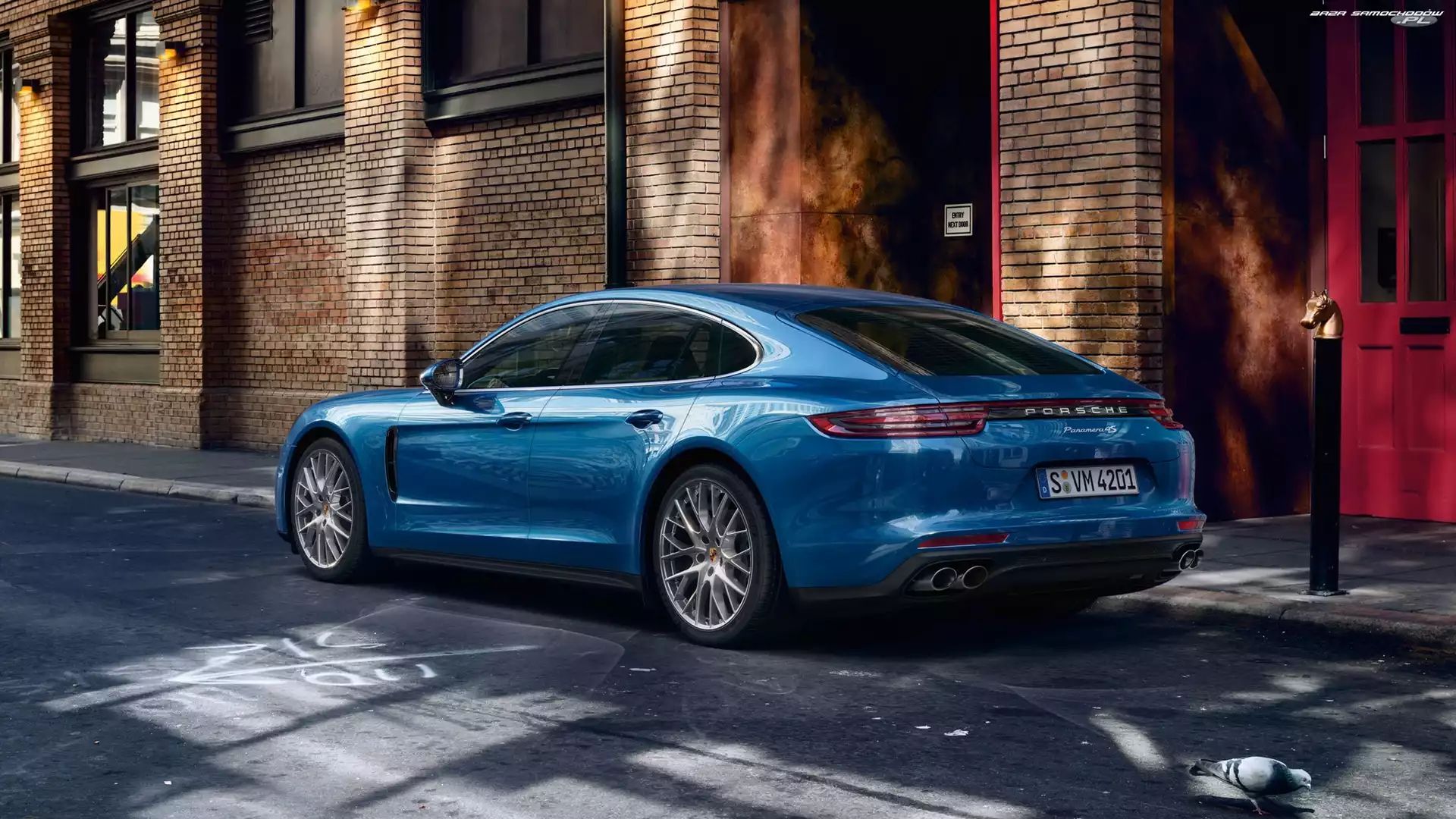 Budynek, Porsche Panamera 4S, 2017