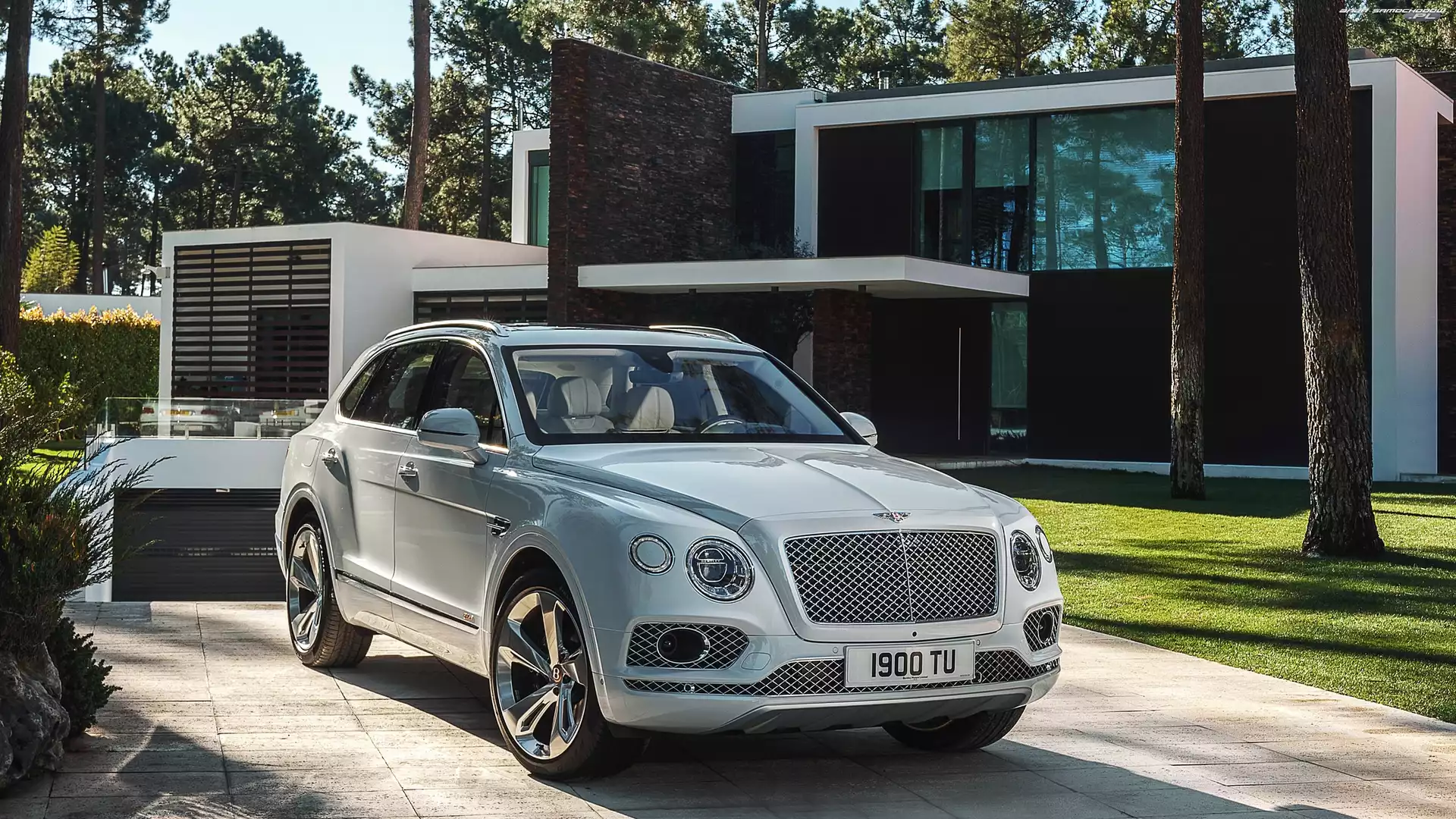 Budynek, Bentley Bentayga Hybrid, 2019