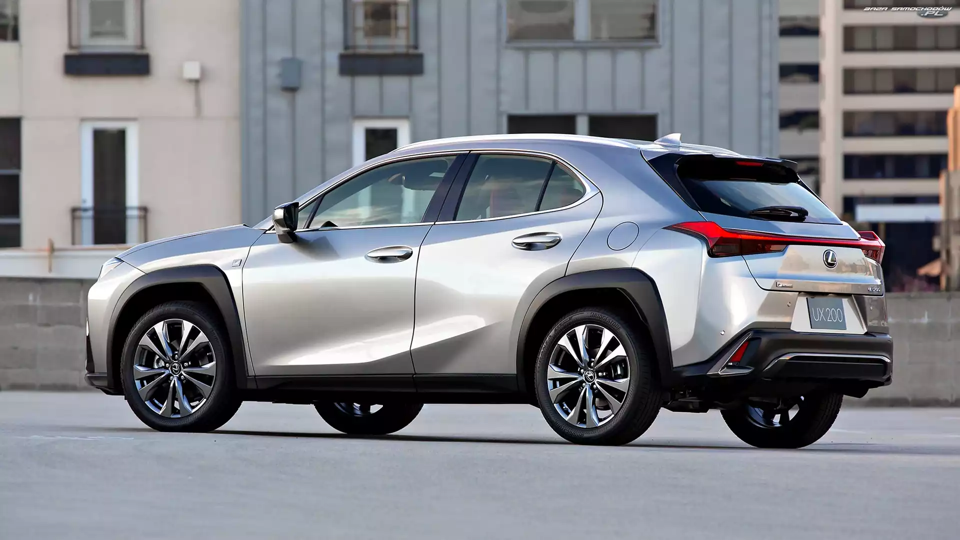 Budynek, Srebrny, Lexus UX200