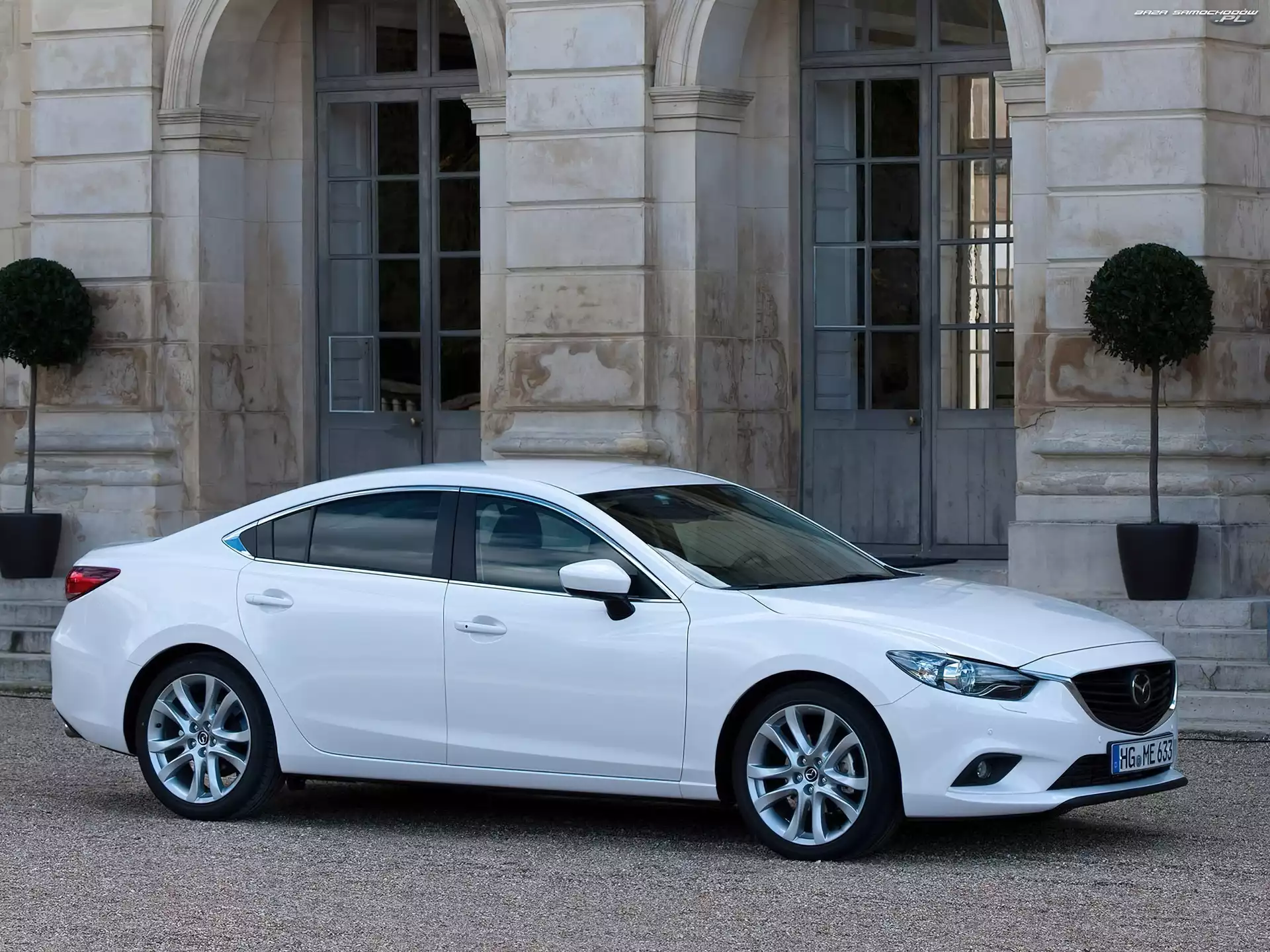 Budynek, Biała, Mazda 6