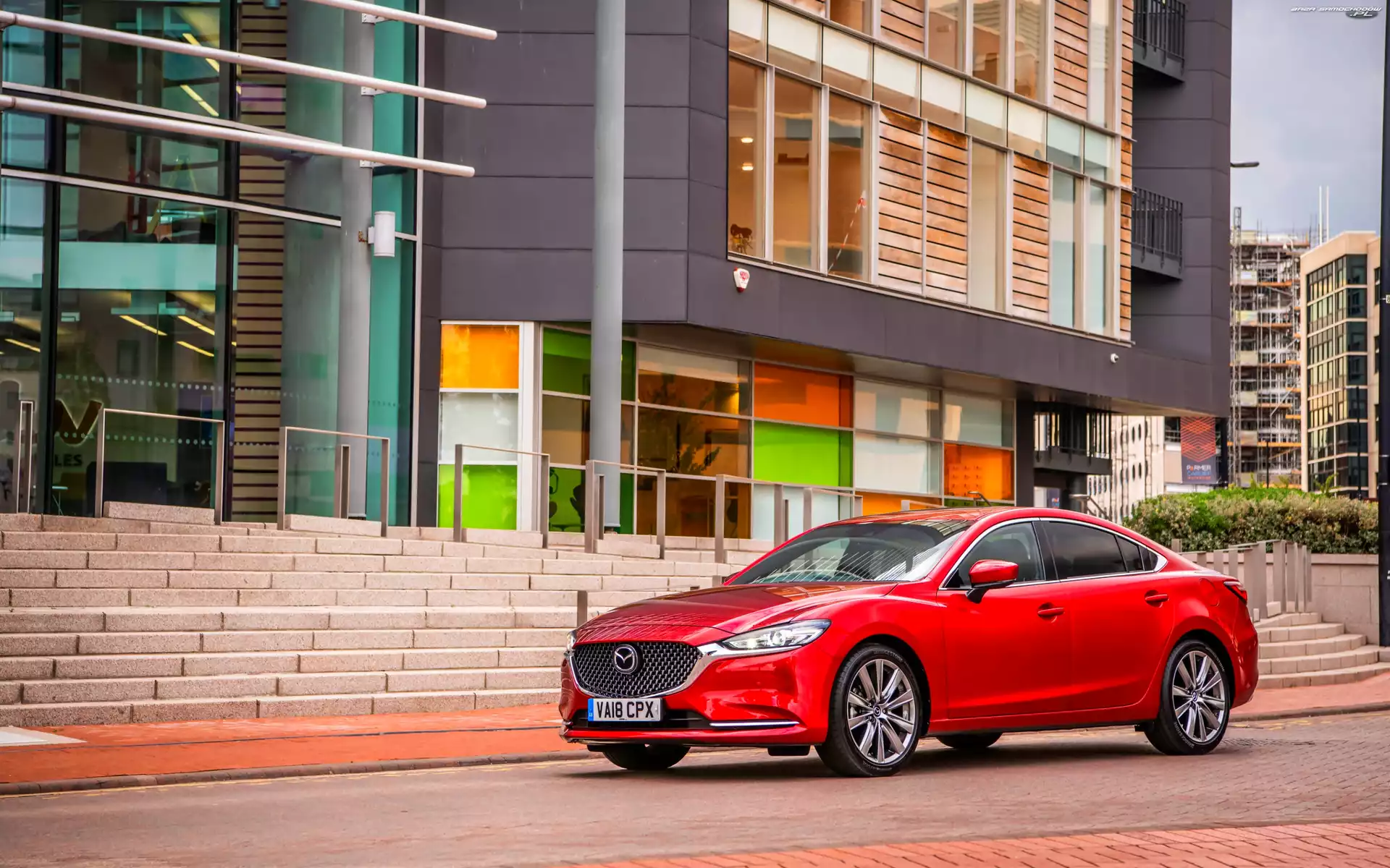 Budynek, Czerwona, Mazda 6