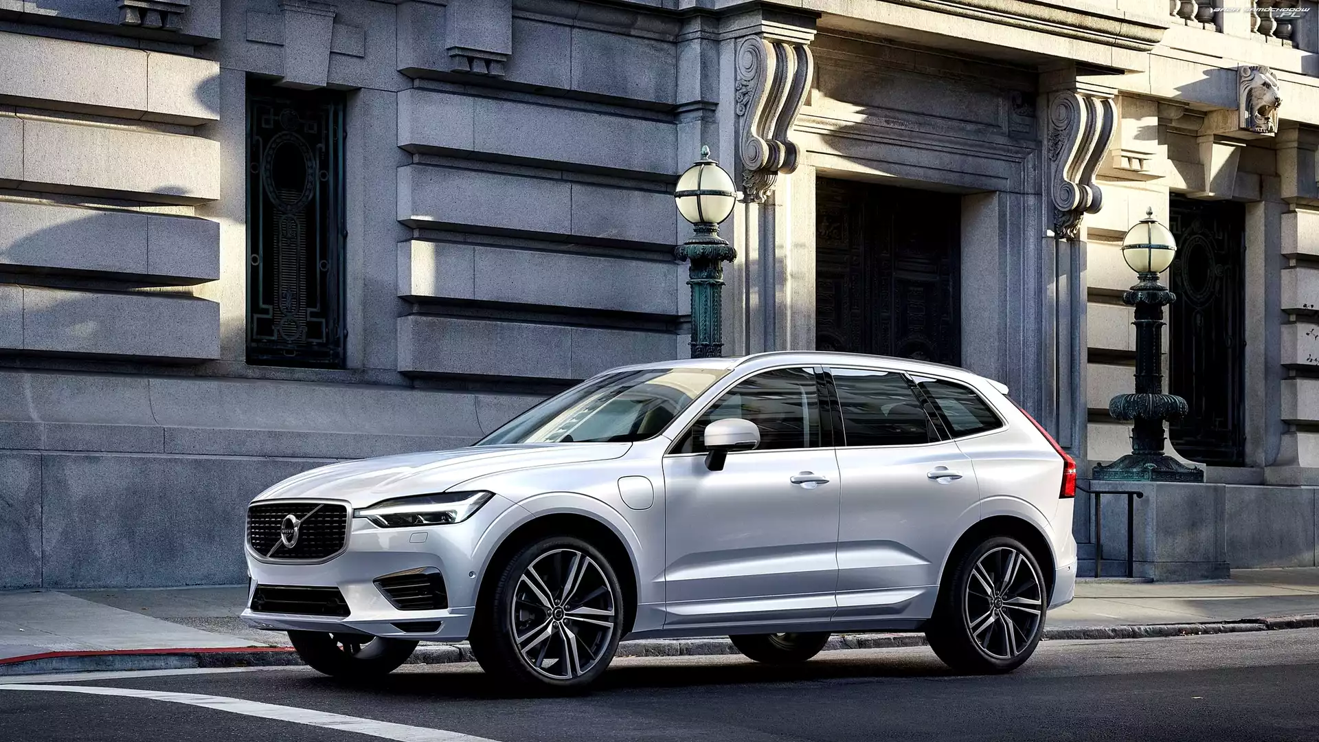 Budynek, Volvo XC60, 2017