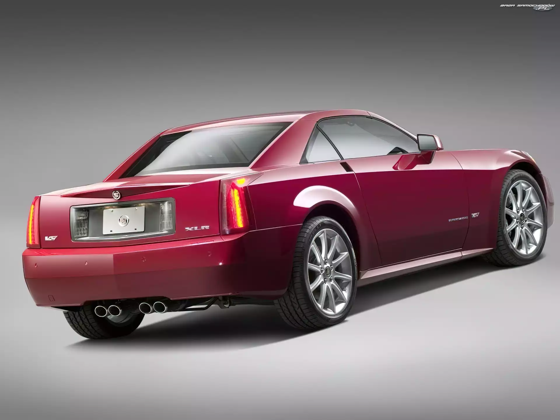 Cadillac XLR, Bordowy