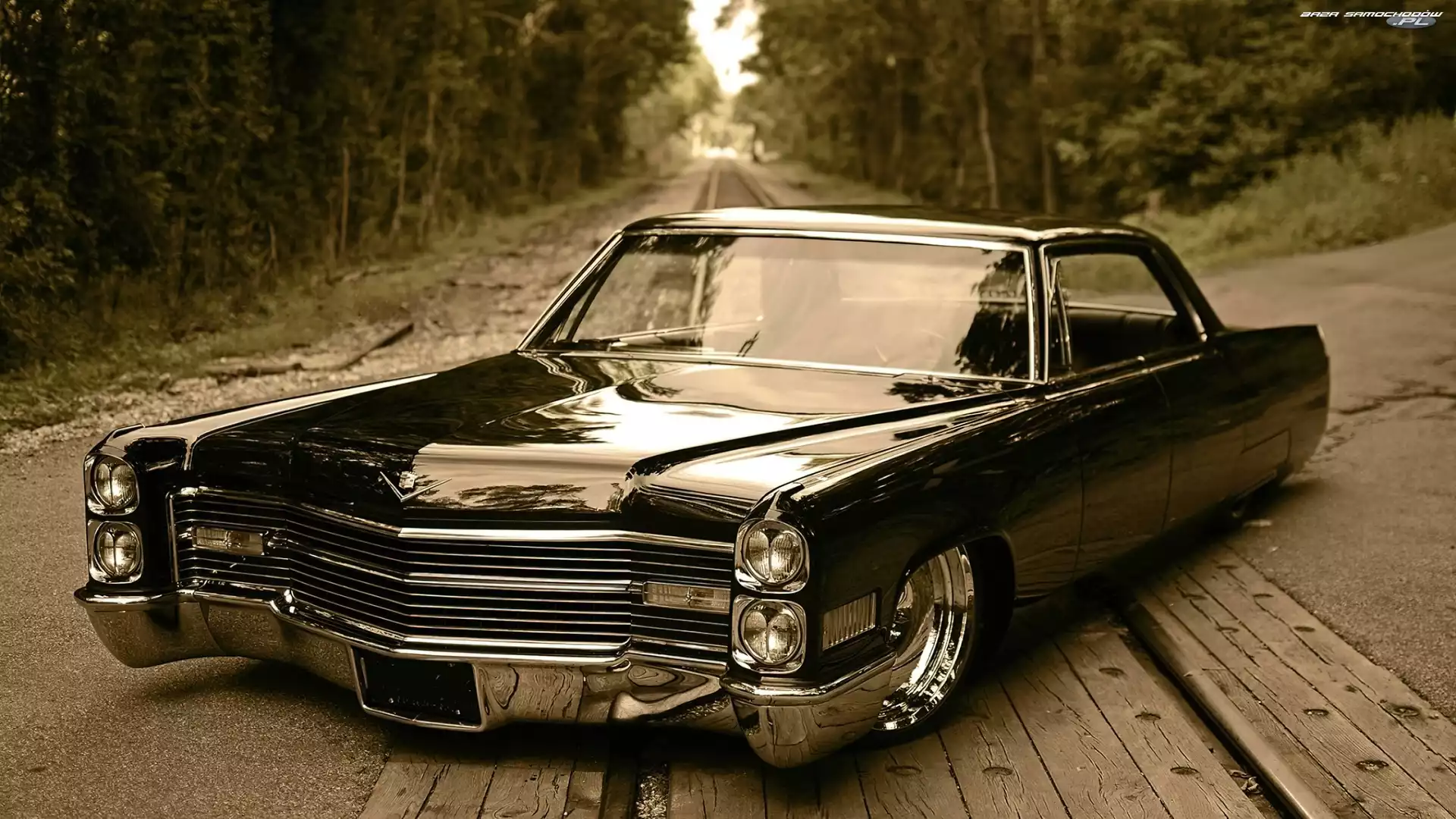 Czarny, Cadillac DeVille, Tory, Chrom