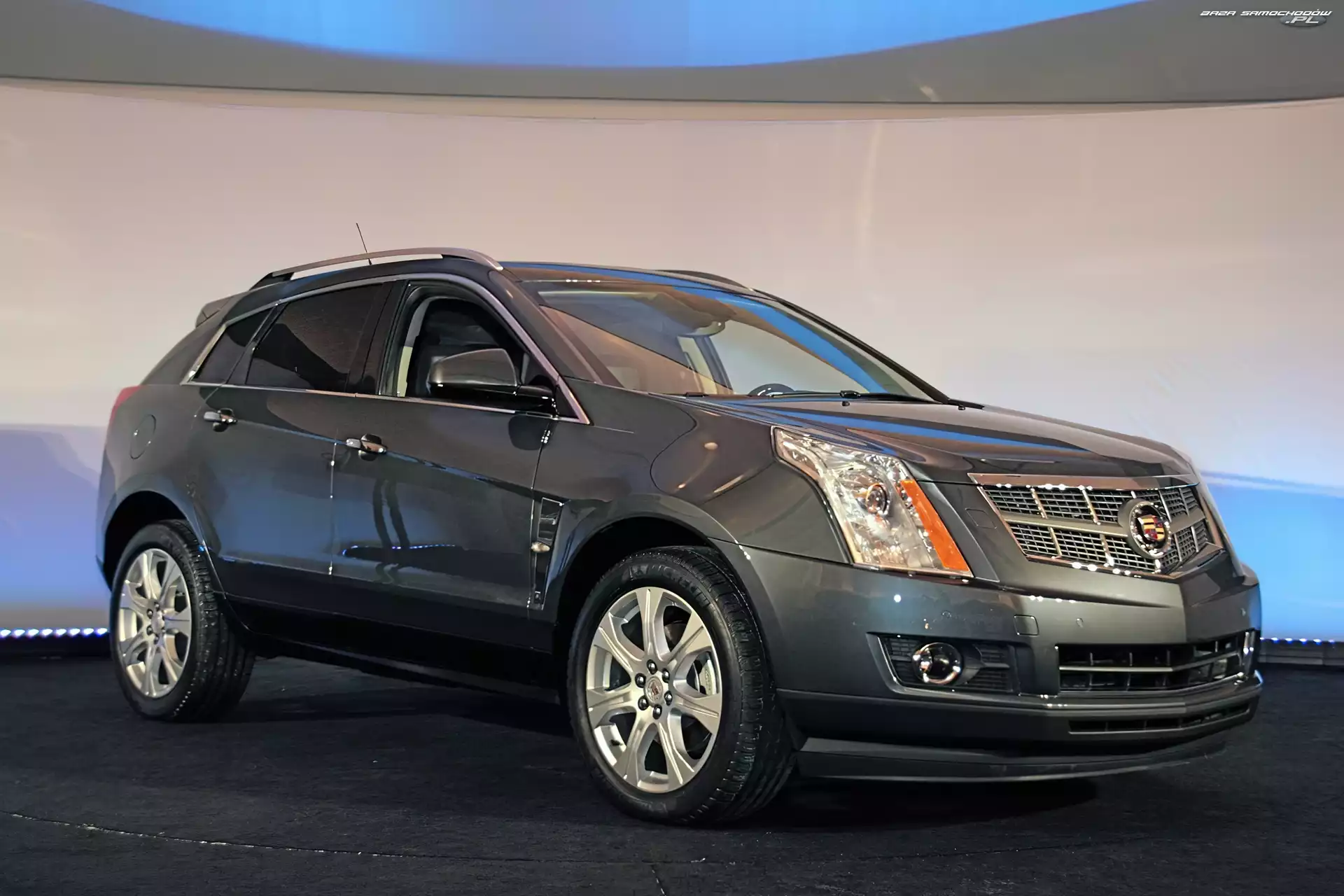 Cadillac SRX, Dealer