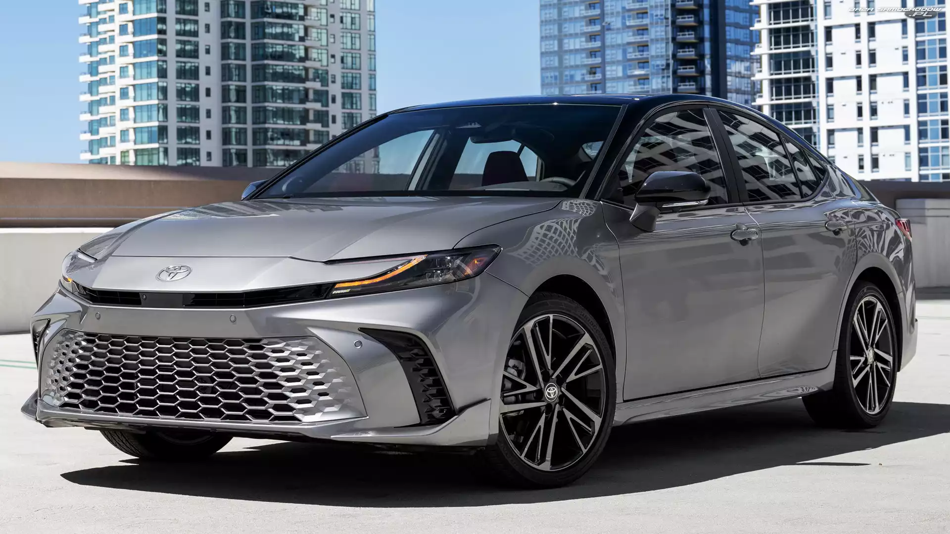 Sport Styling, Toyota Camry XSE HEV