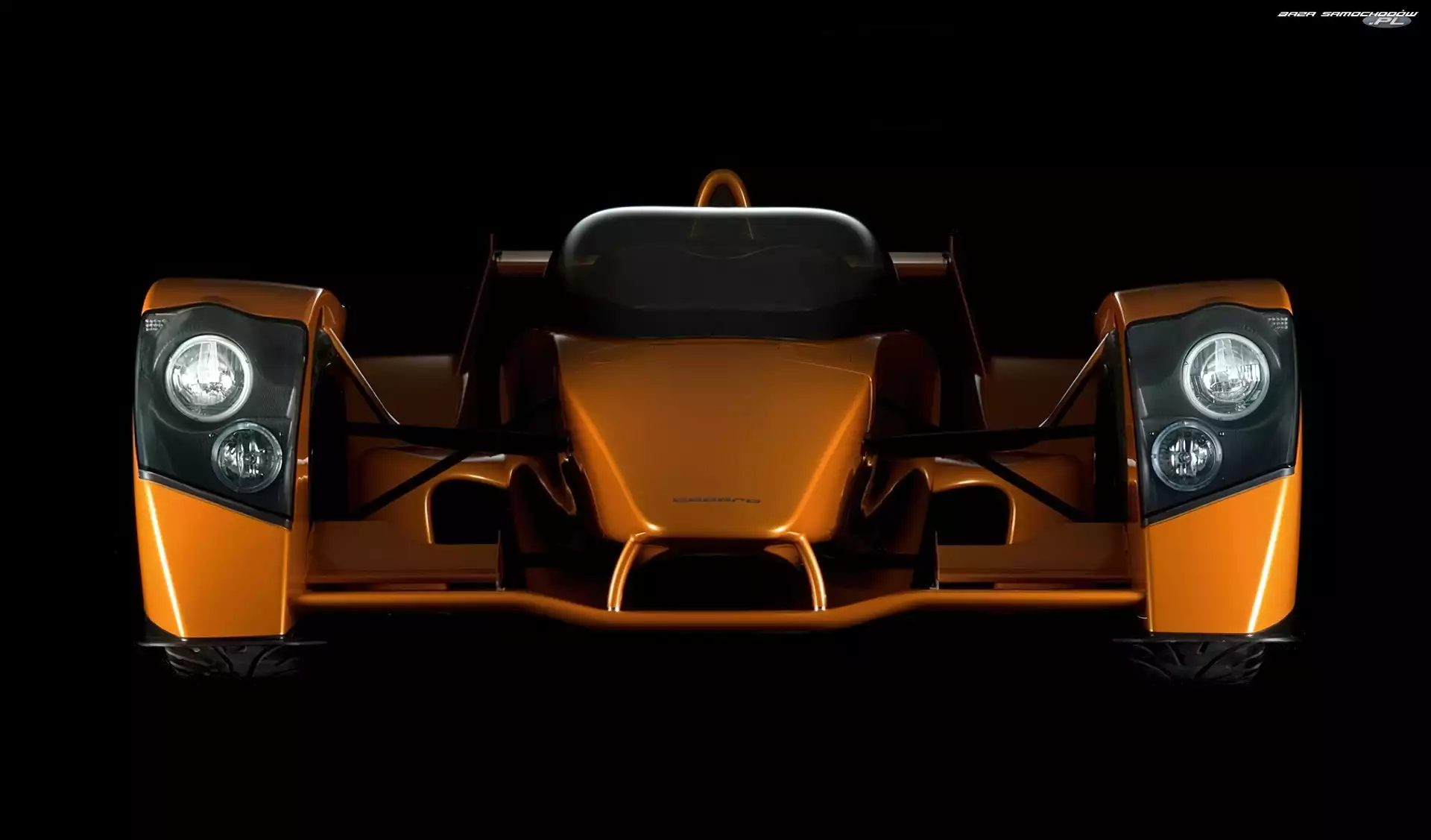 Przód, Caparo T1