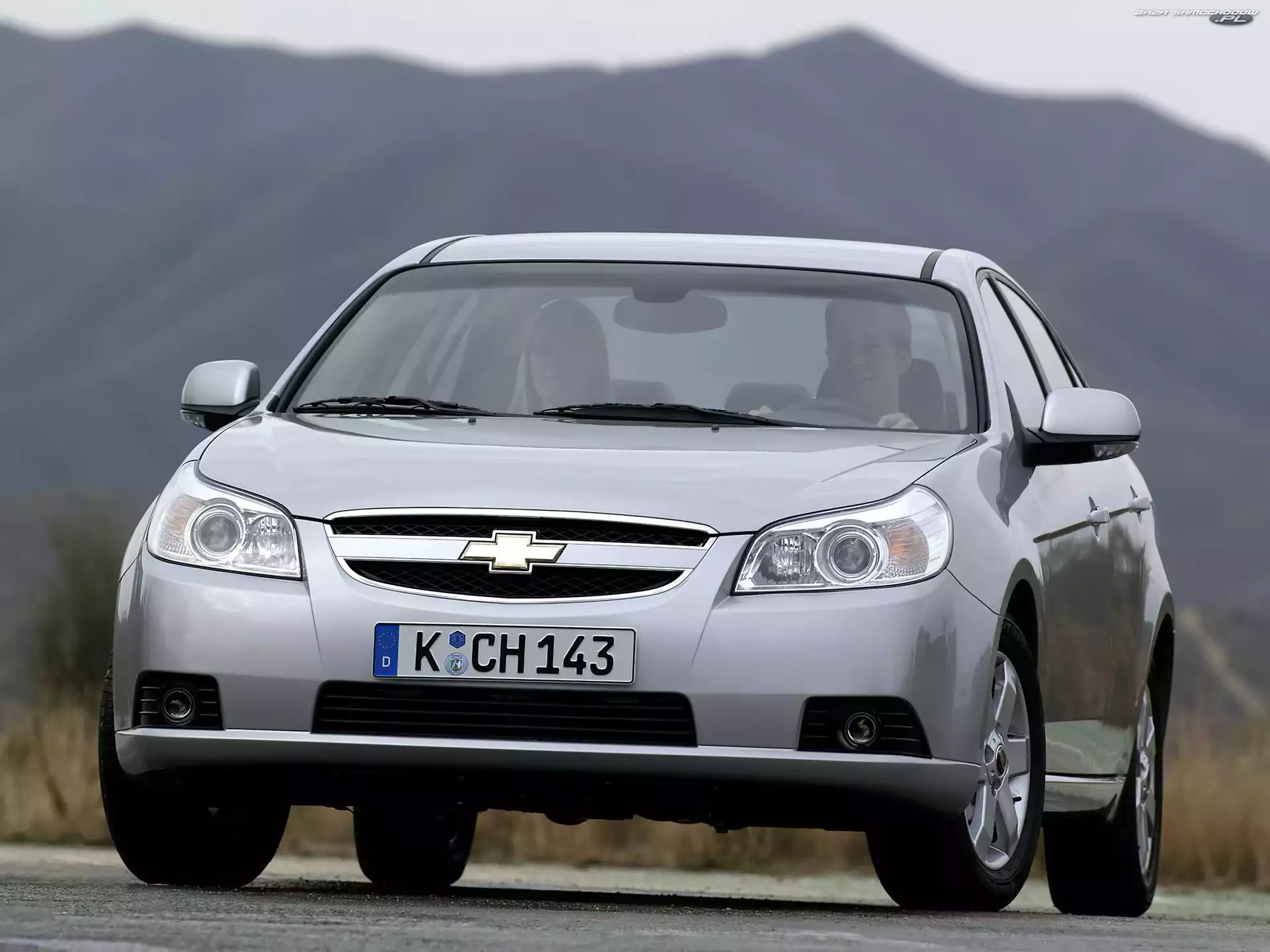 Chevrolet Evanda, Zderzak, Przód, Reflektory