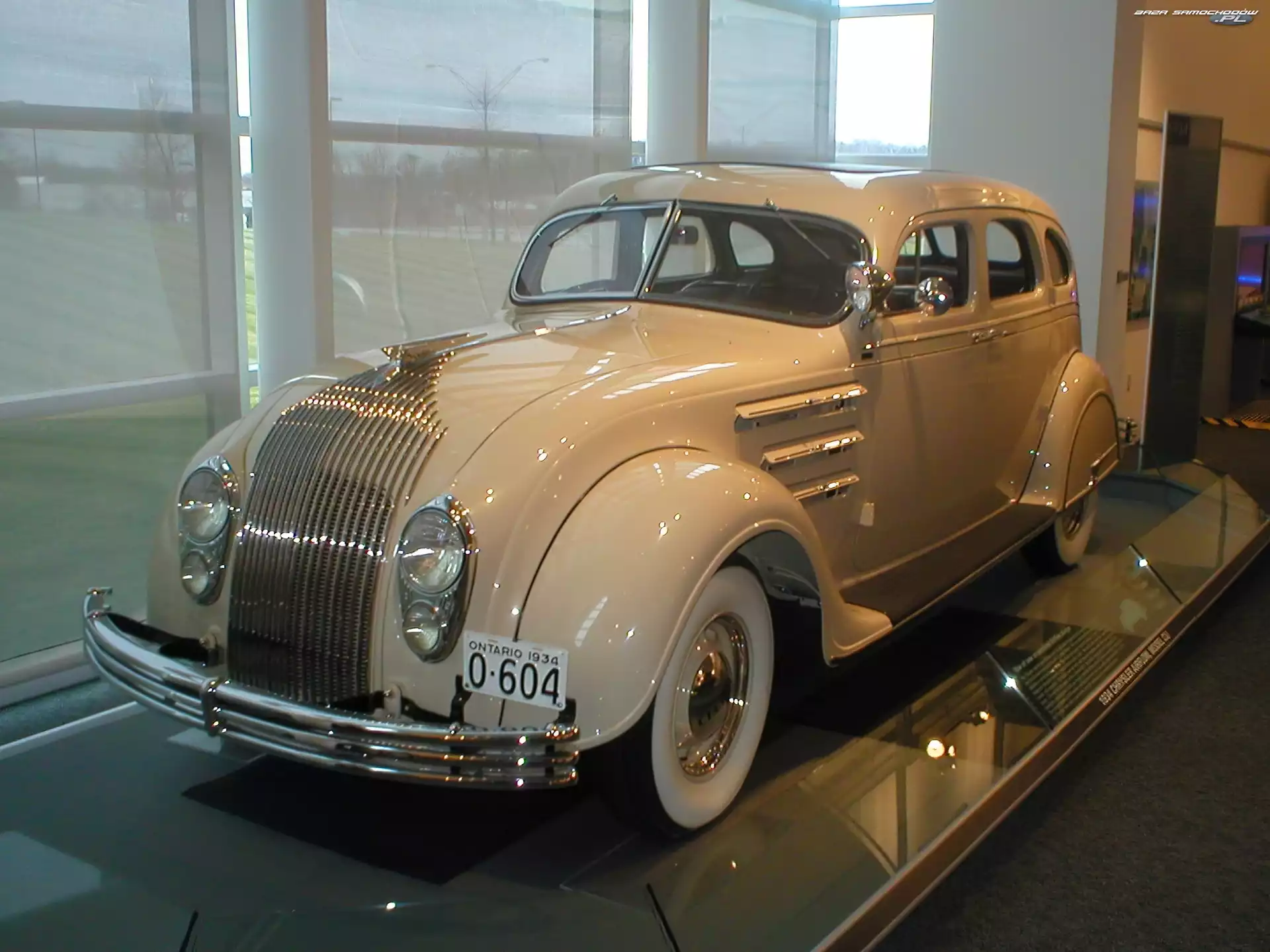 Chrom, Biały, Chrysler Airflow