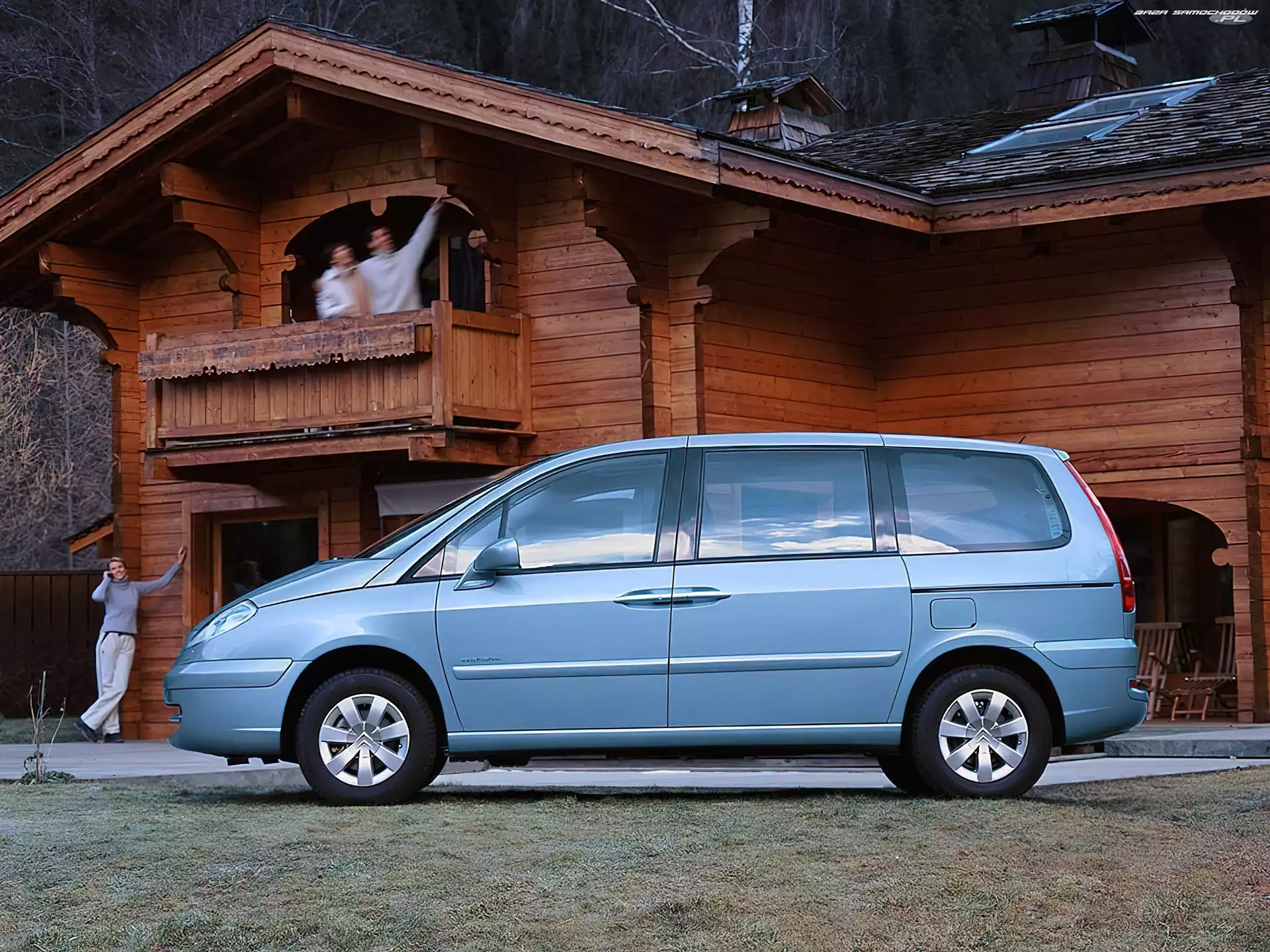Drewniany domek, Citroen C8