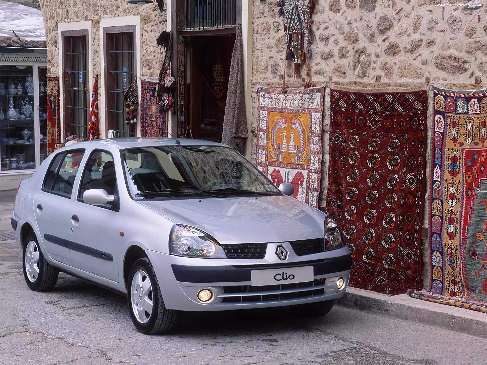 Srebrny Sedan, Clio 2