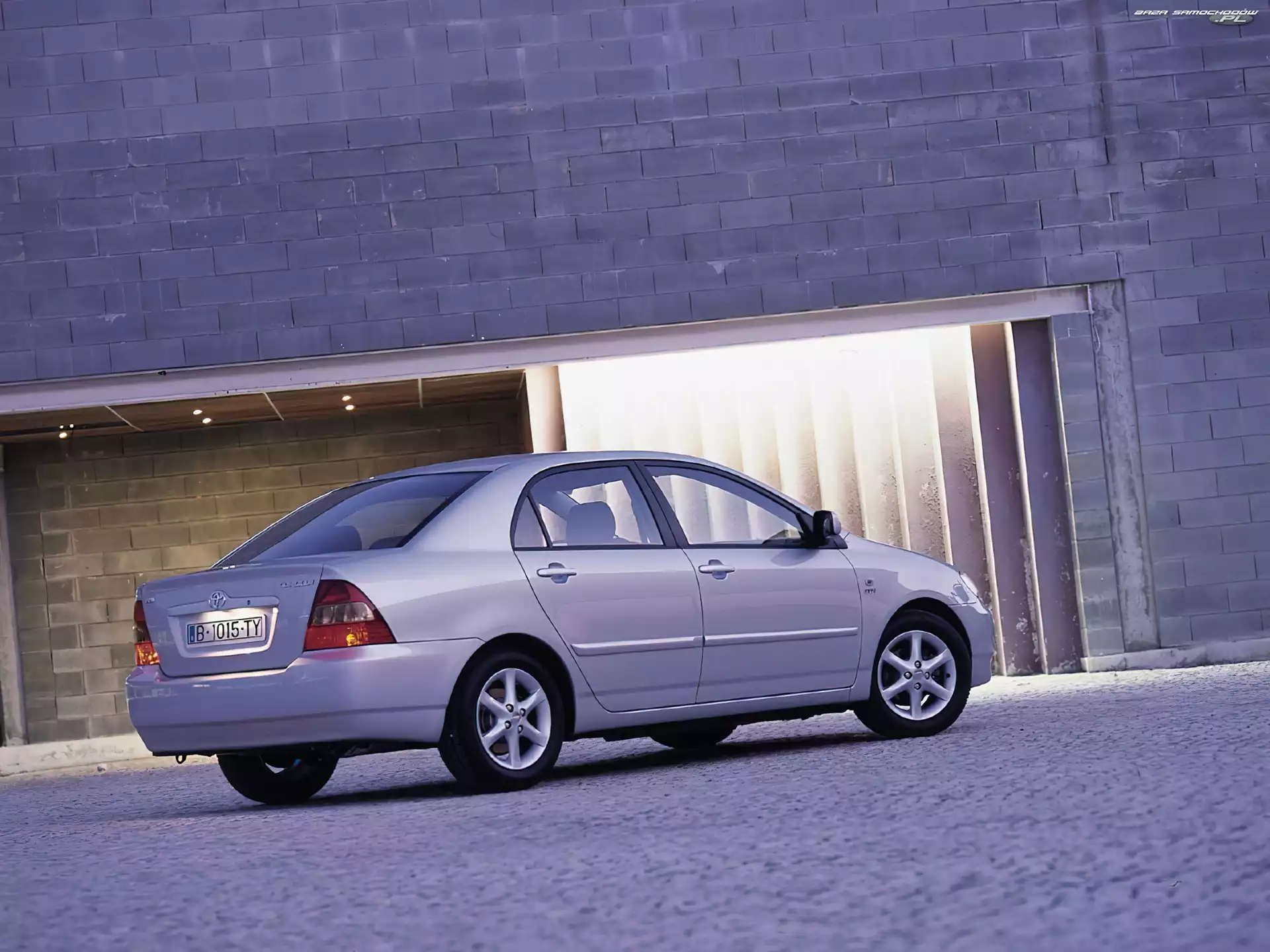 Sedan, Toyota Corolla