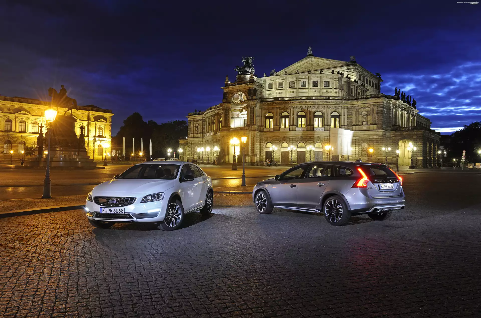 Drezno, Noc, Volvo S60 Cross Country i V60 Cross Country, Opera Semperoper