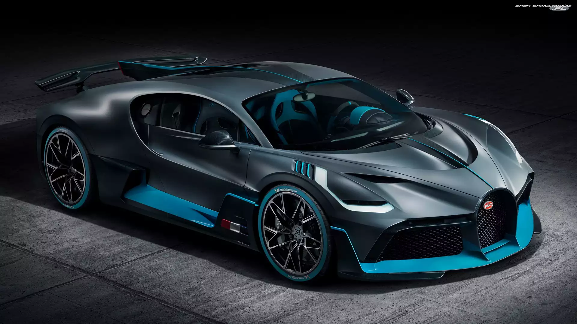 Czarno-niebieskie, Bugatti Divo