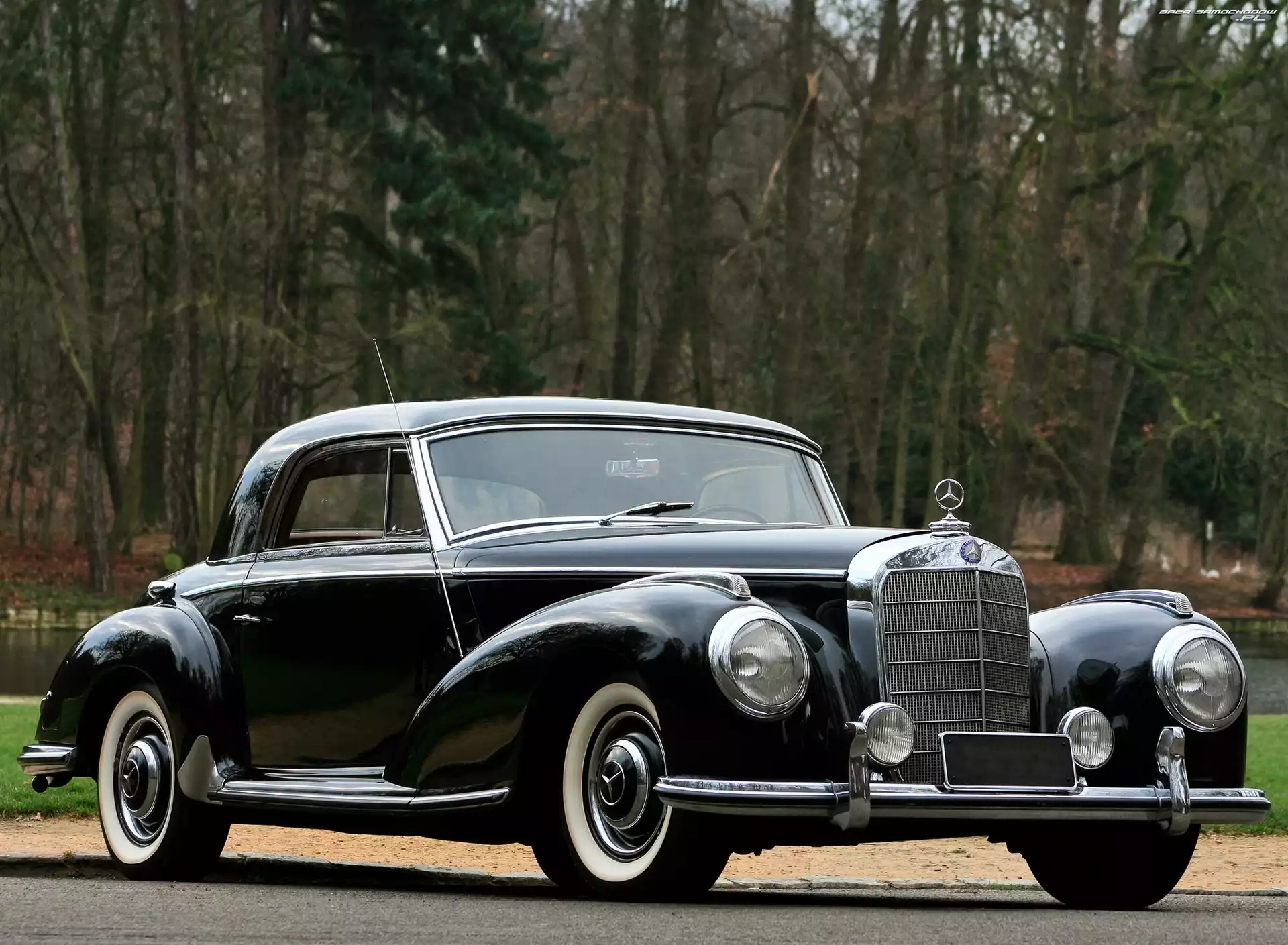 Czarny, Mercedes Benz 300S