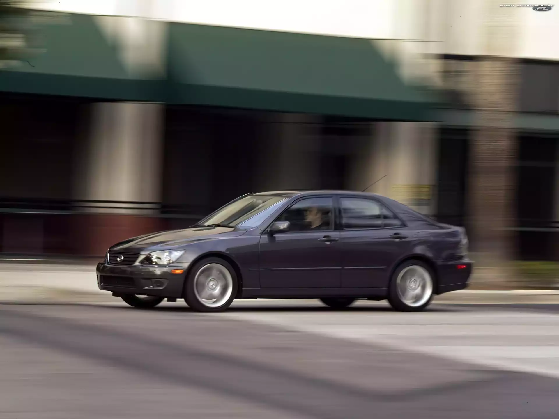 Lexus Seria LS, Czarny