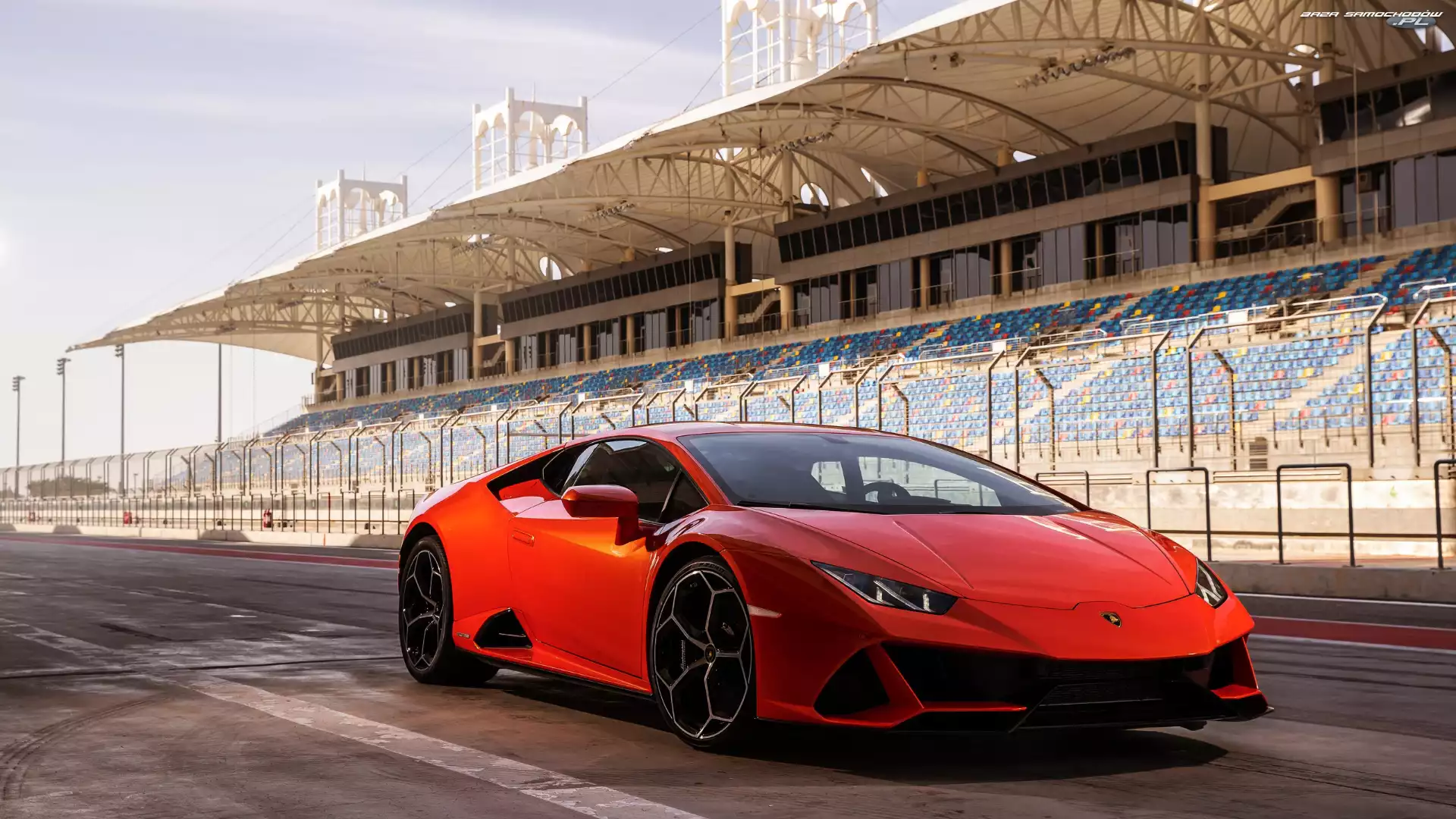 Czerwone, Lamborghini Huracan EVO