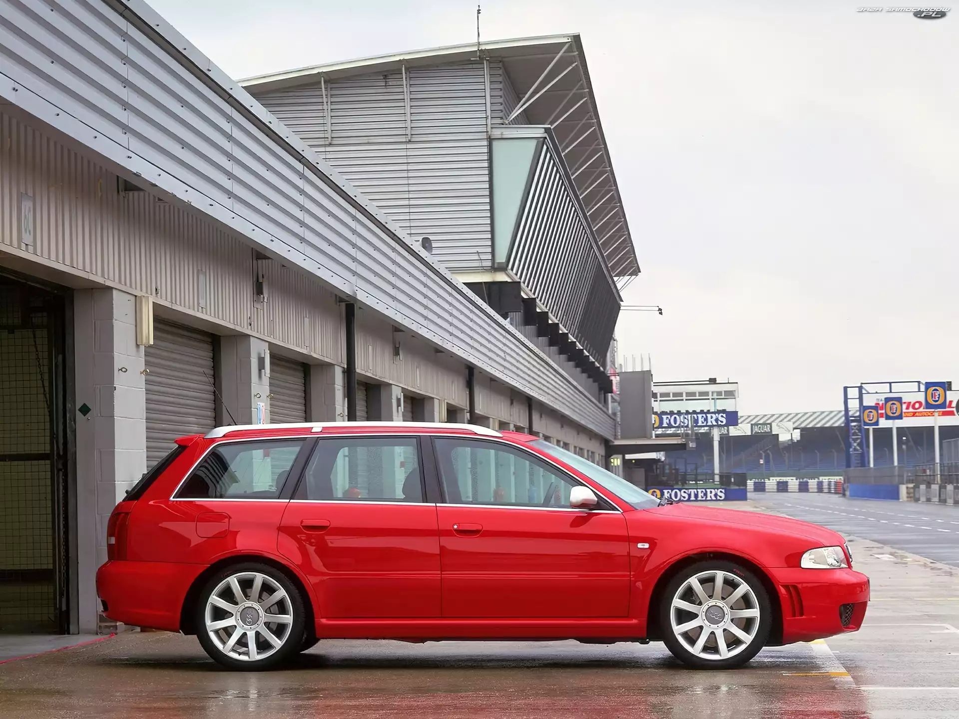 Czerwone, Audi RS4, Avant