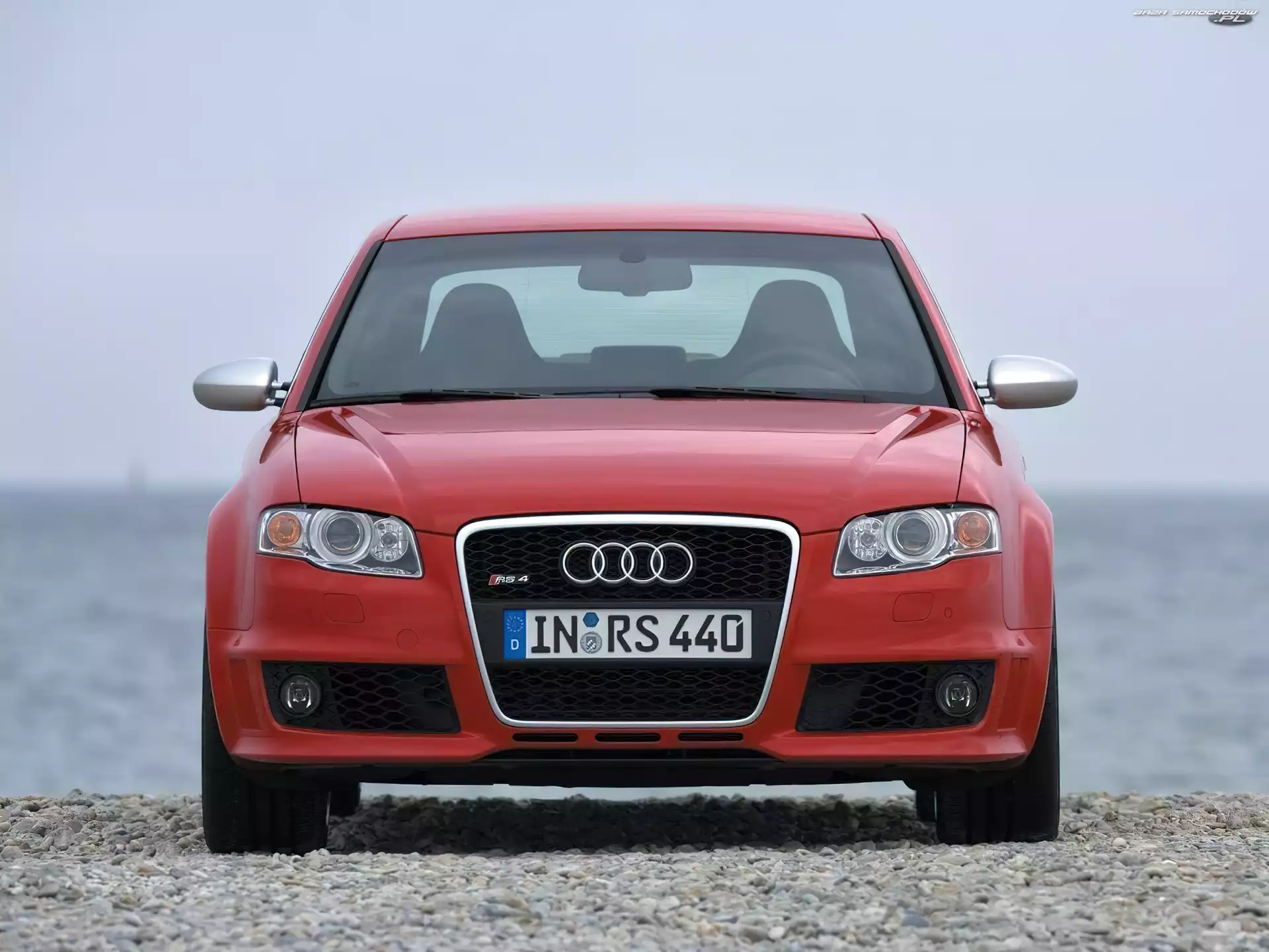 RS4, Czerwone