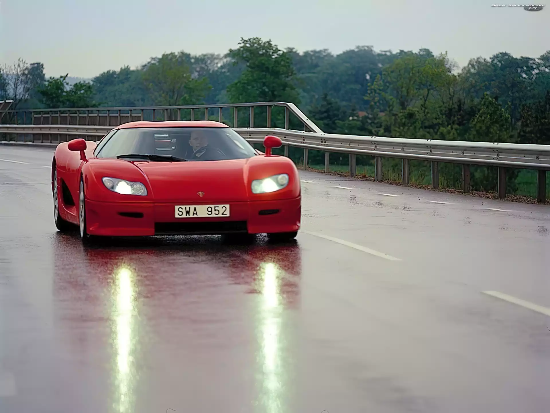 Koenigsegg, Czerwony
