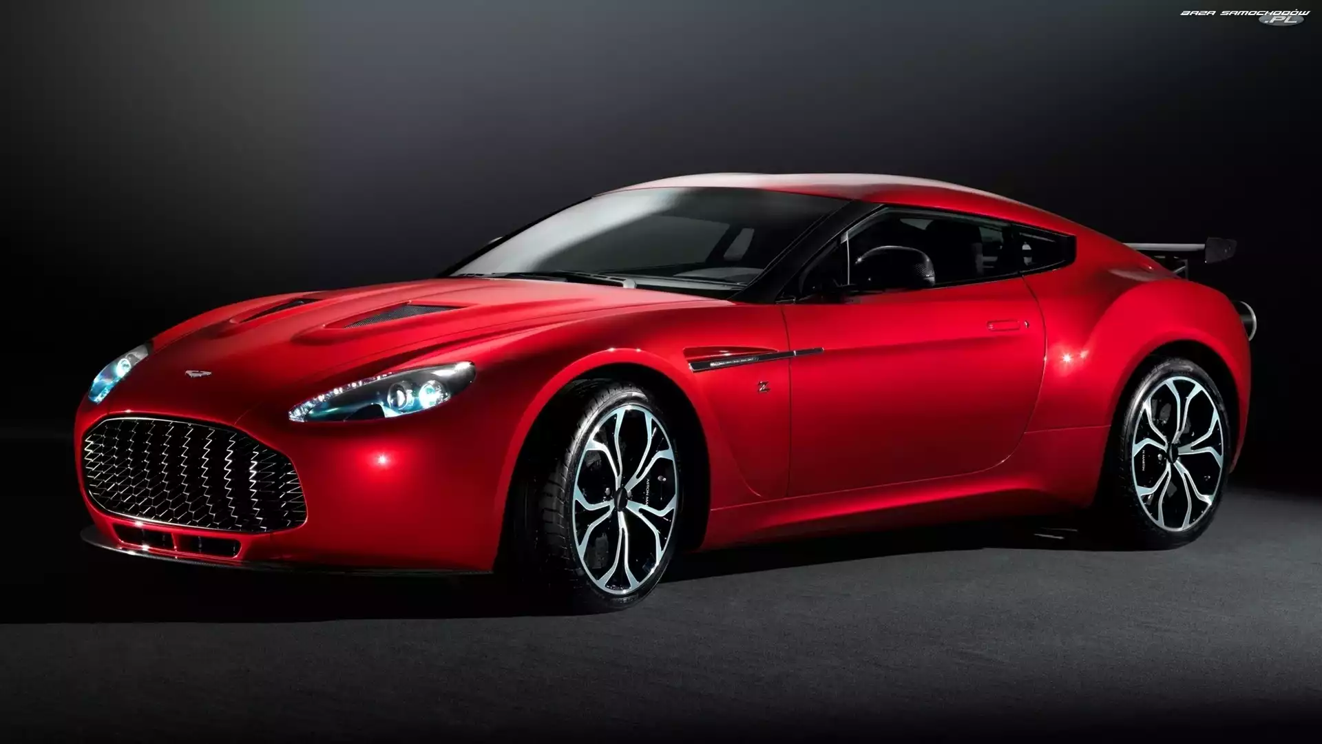 Czerwony, Aston Martin, V12