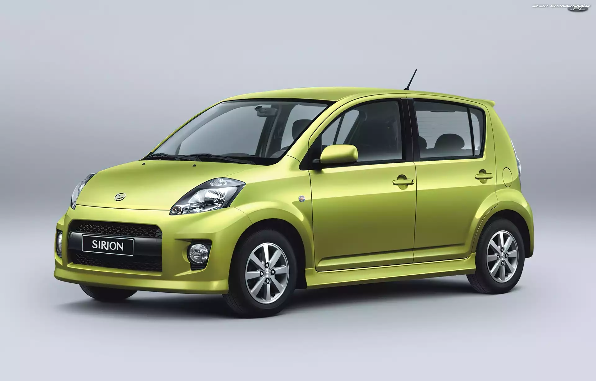 Dachowy, Daihatsu Sirion, Spojler