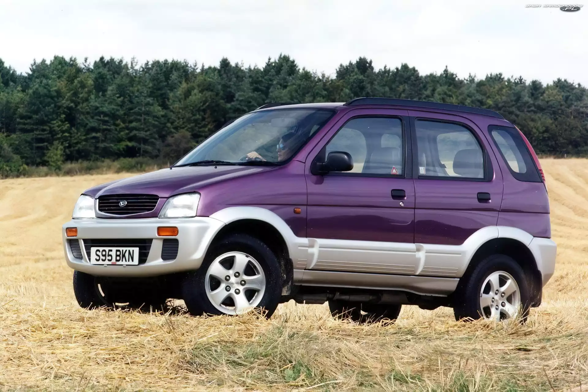 Fioletowe, Daihatsu Terios, Wersja, Poprzednia