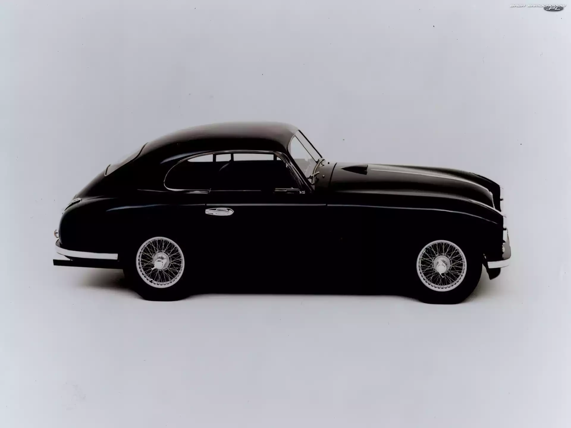 DB2, Sylwetka, Aston Martin