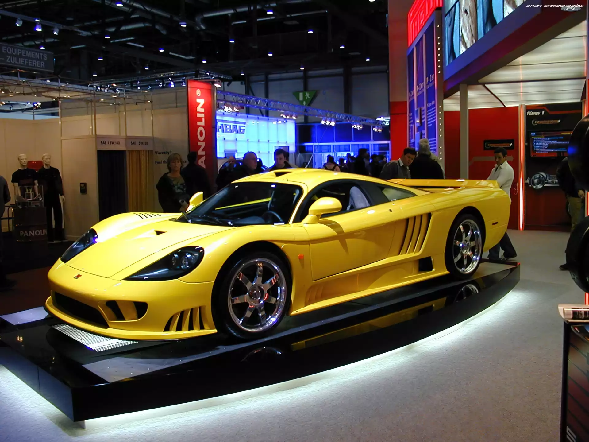 Saleen S7, Debiut, Wystawie, Na