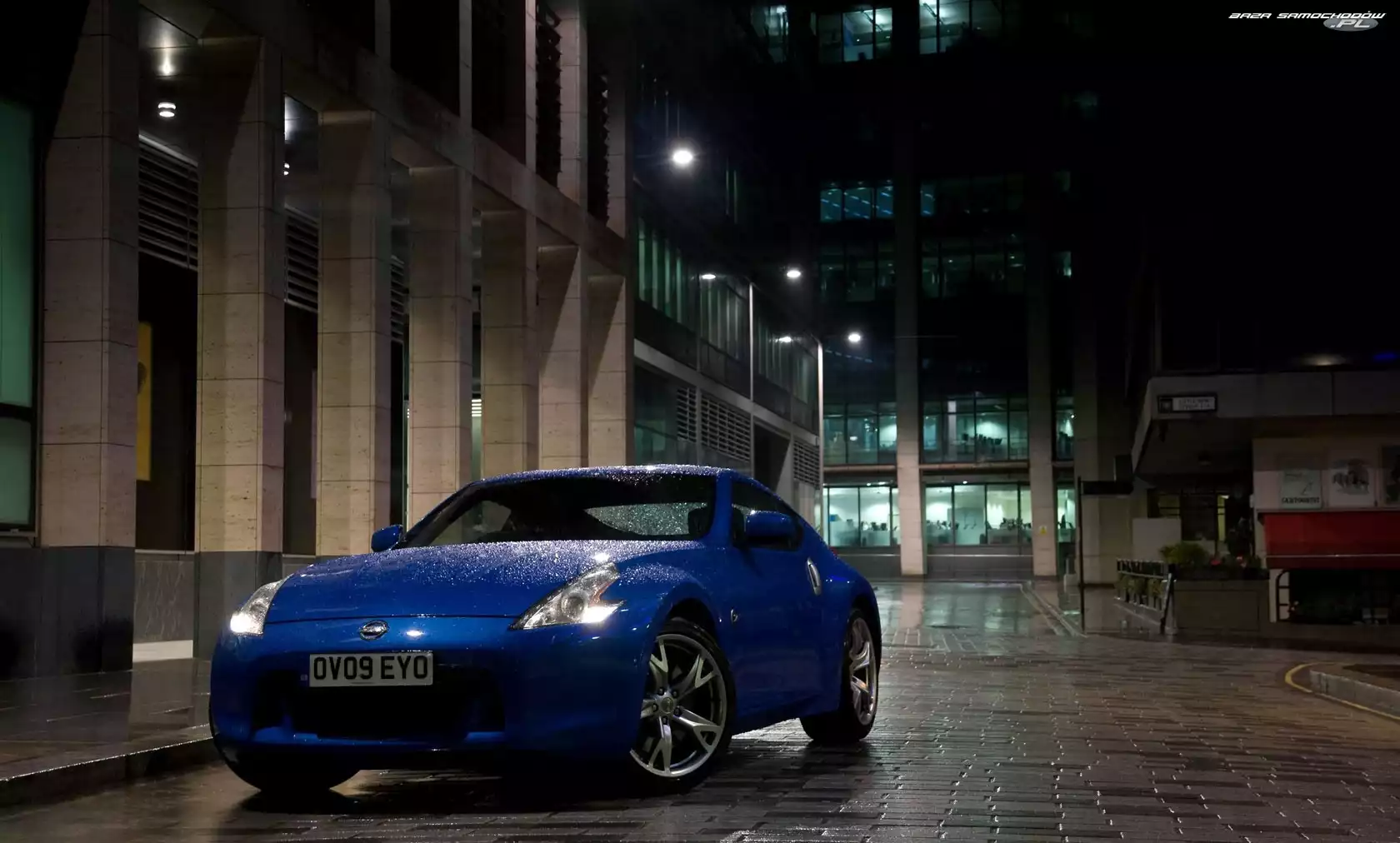 Deszcz, Nissan 370Z, Ulica