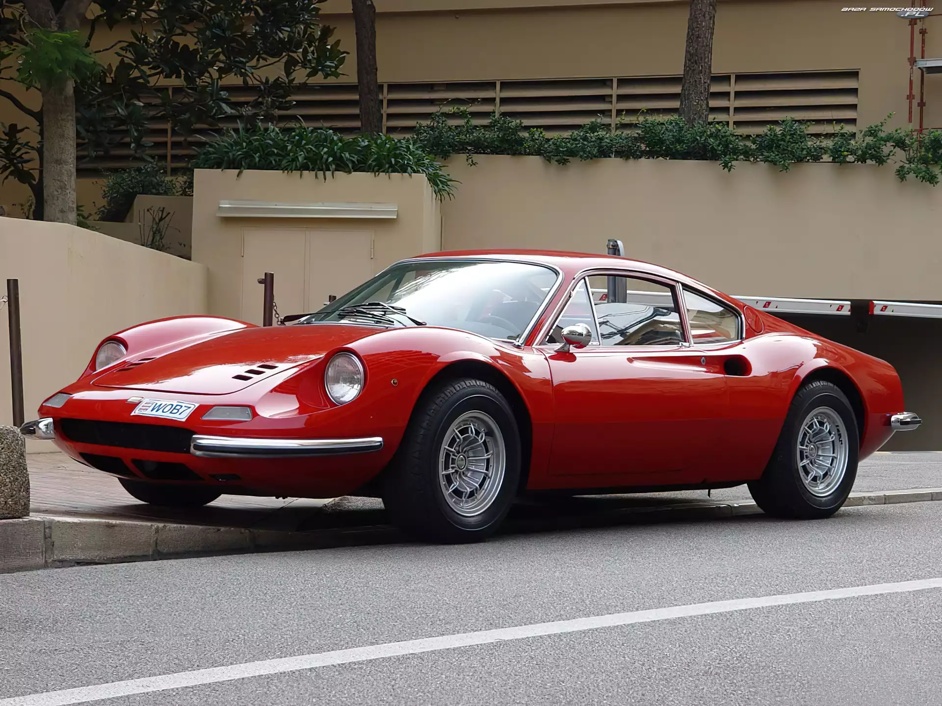Ulica, Ferrari Dino