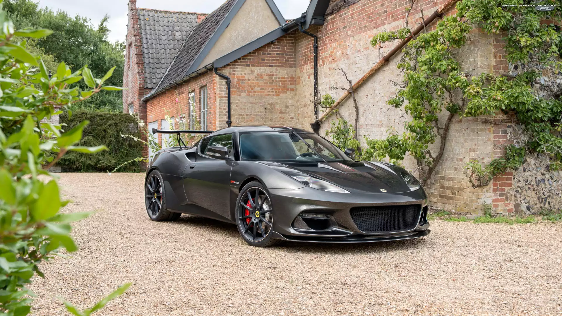 Dom, Lotus Evora