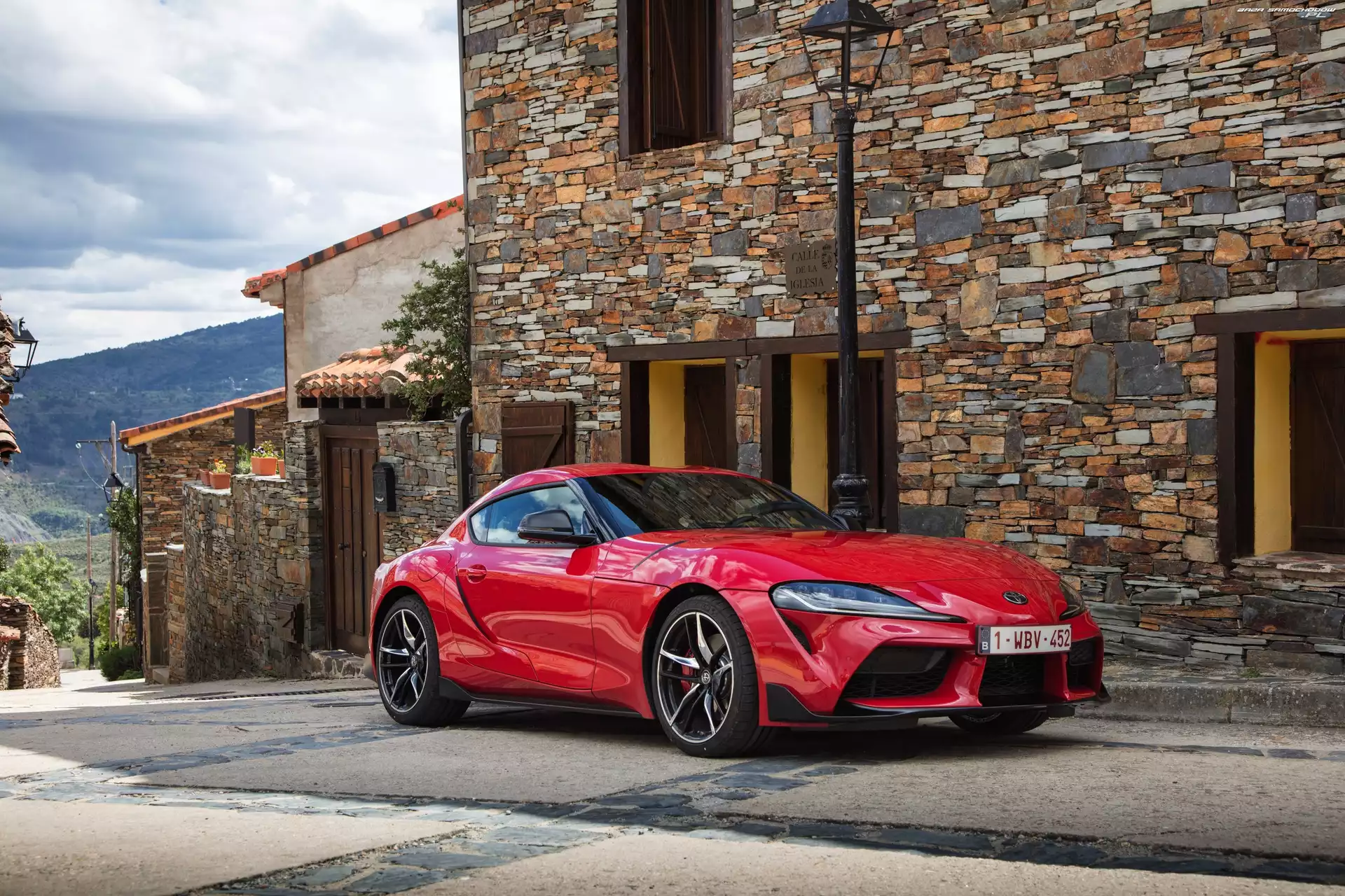 Dom, Czerwona, Toyota Supra