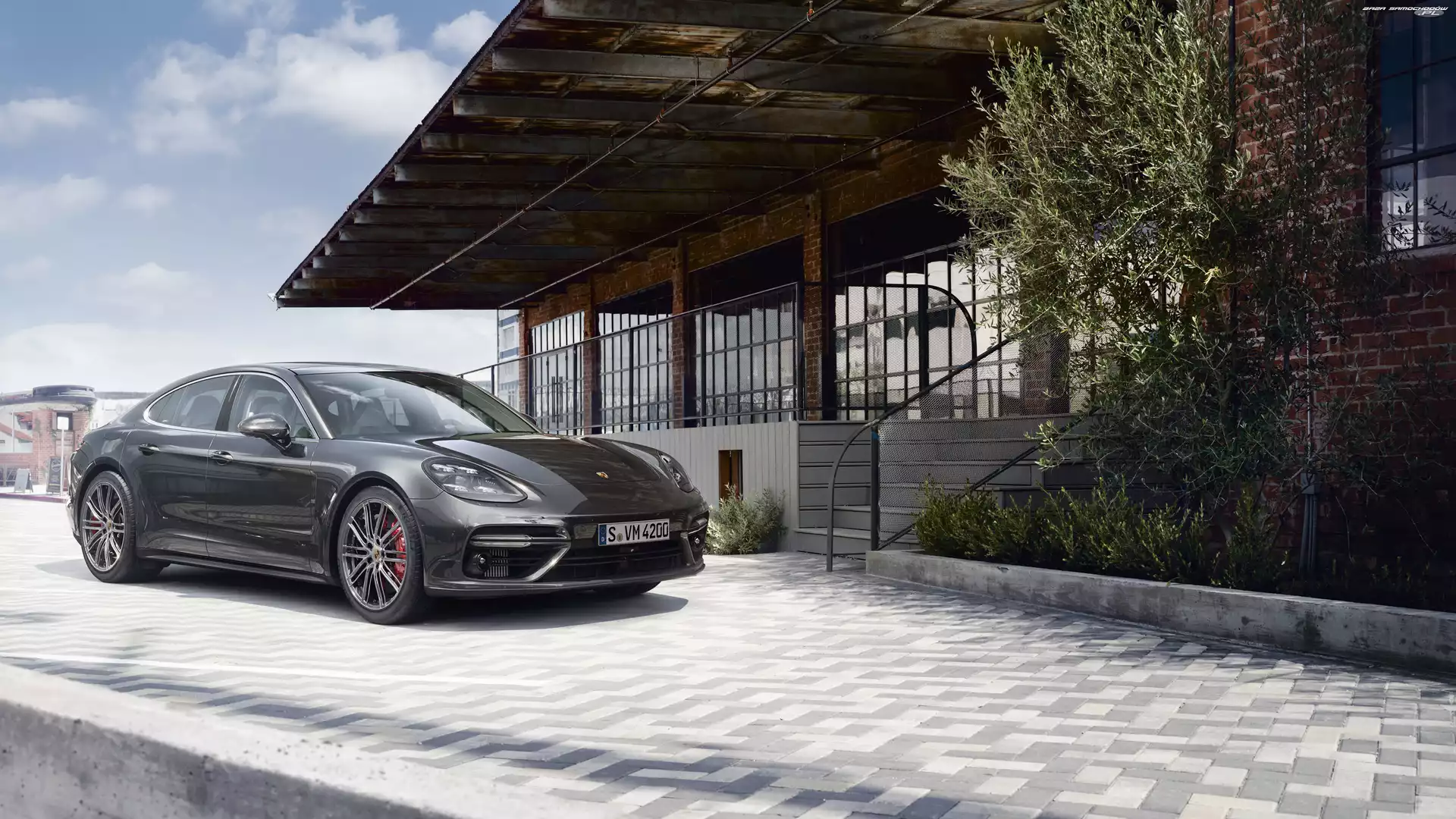 Dom, Porsche Panamera Turbo, 2016