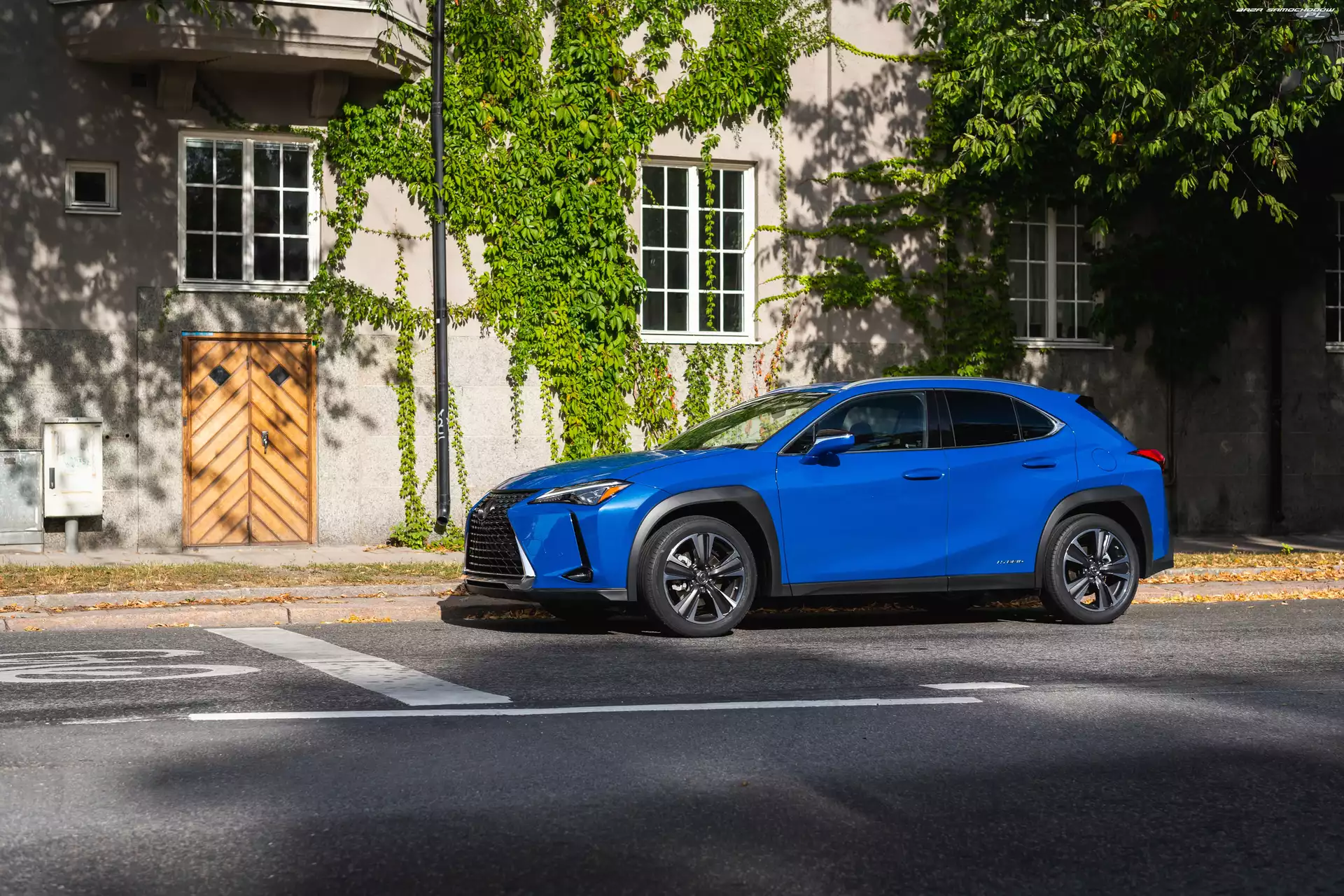 Dom, Niebieski, Lexus UX 250h